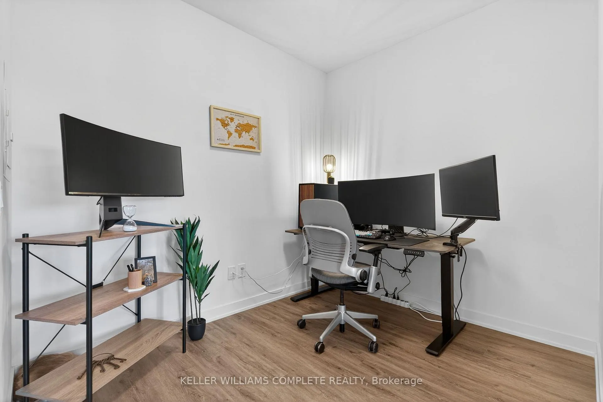 Photo 10 of Unit Unit 501, 385 Winston Road, Grimsby, Grimsby Beach — HOMEH