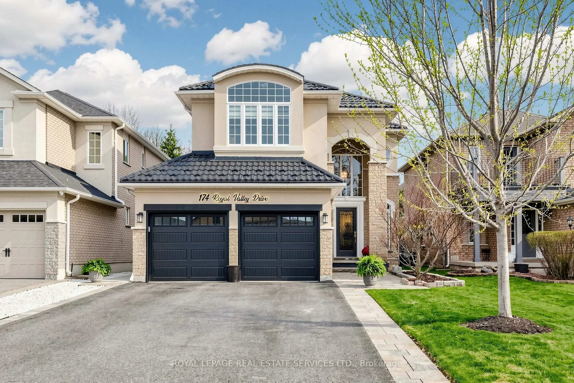 Photo 2 of 174 Royal Valley Drive, Caledon, Rural Caledon — HOMEH