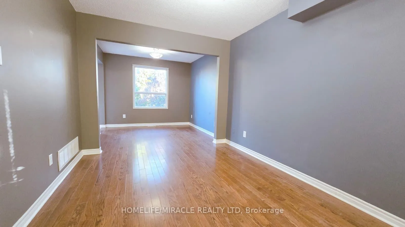 Photo 6 of 12 Gore Drive, Barrie, Ardagh — HOMEH