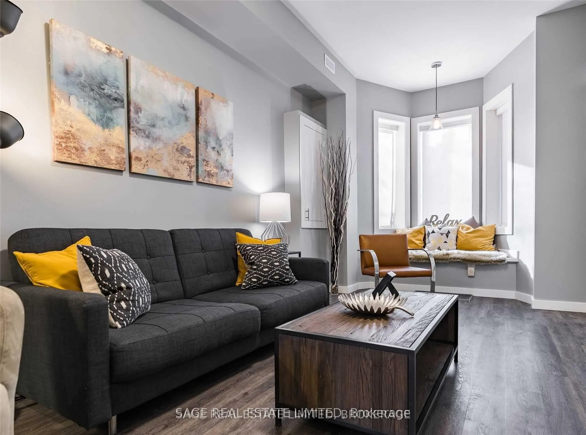 Front of 247 Lisgar Street