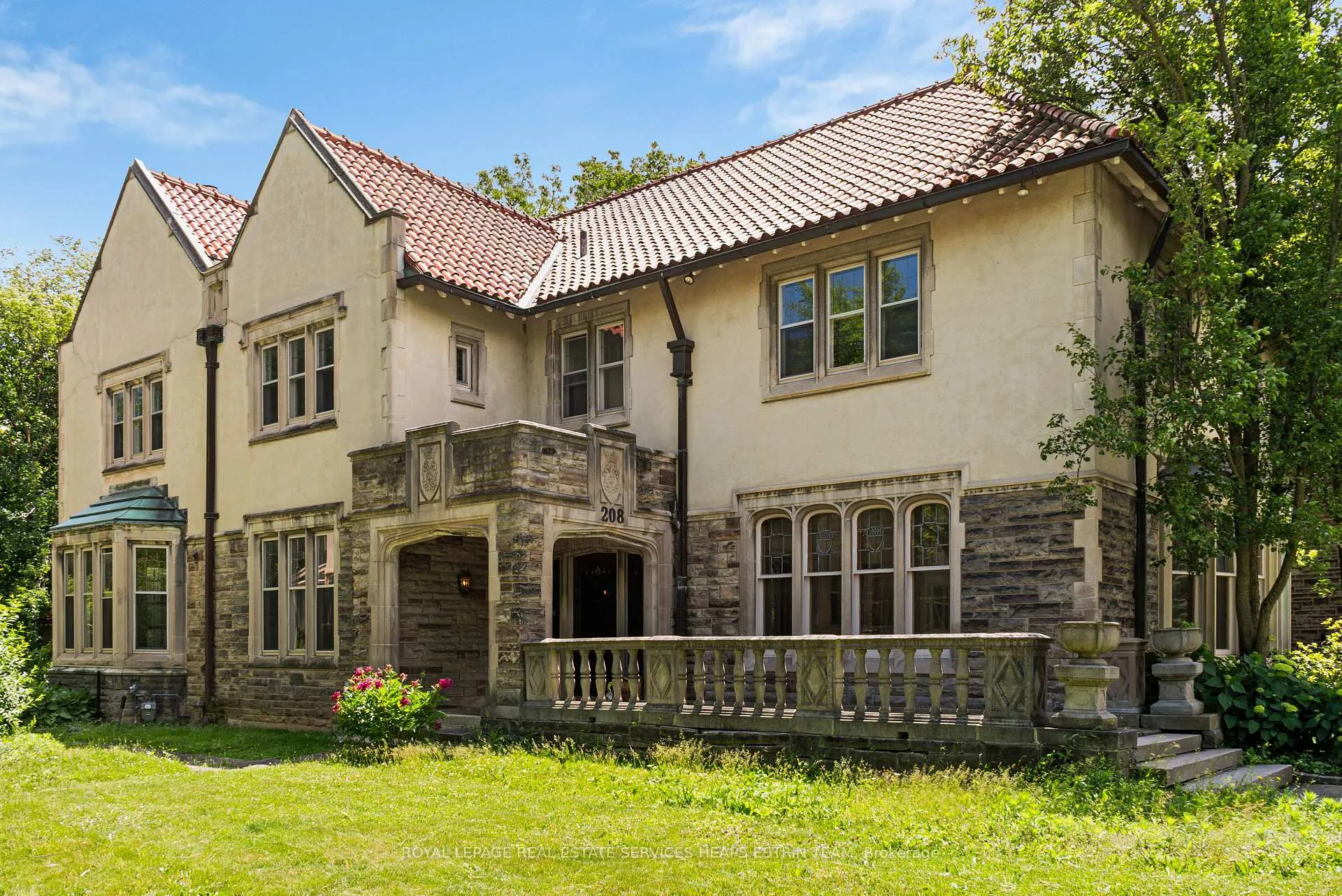 Photo 1 of 208 Roxborough Drive, Toronto, Rosedale-Moore Park — HOMEH