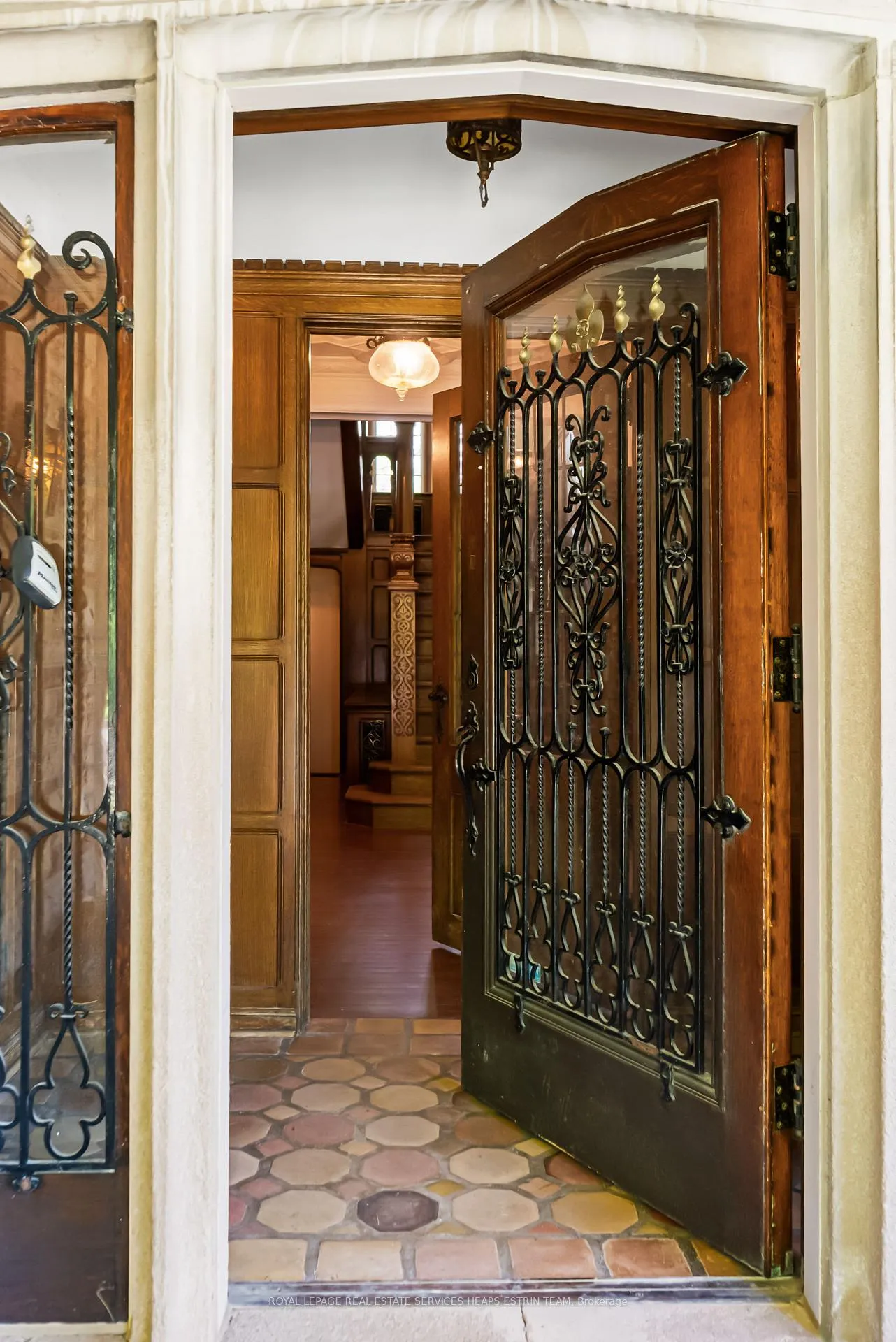 Photo 4 of 208 Roxborough Drive, Toronto, Rosedale-Moore Park — HOMEH