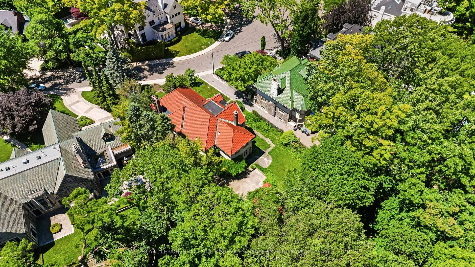 Photo 45 of 208 Roxborough Drive, Toronto, Rosedale-Moore Park — HOMEH