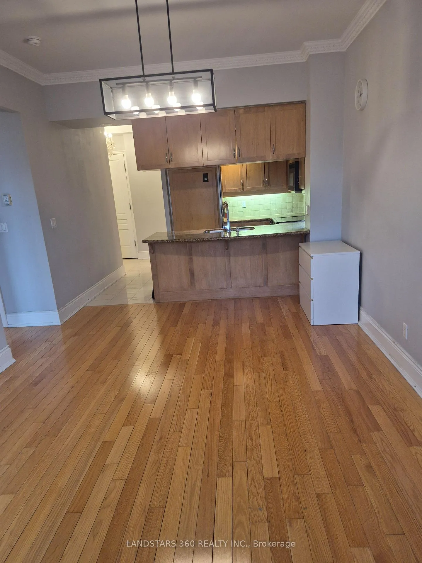 Photo 6 of Unit 401, 10 Bellair Street, Toronto, The Annex — HOMEH
