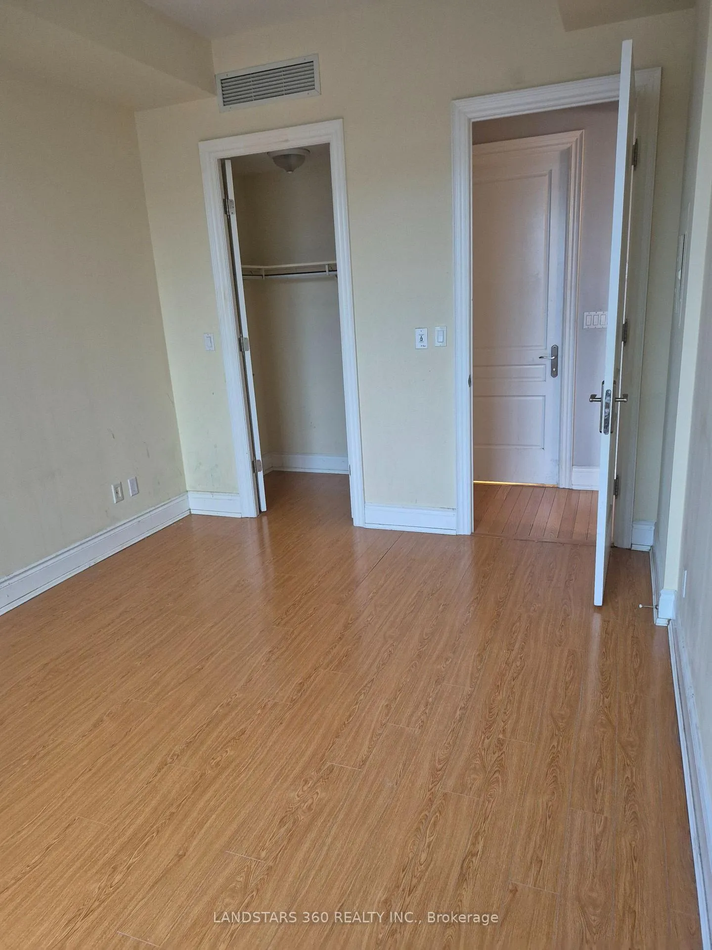 Photo 11 of Unit 401, 10 Bellair Street, Toronto, The Annex — HOMEH