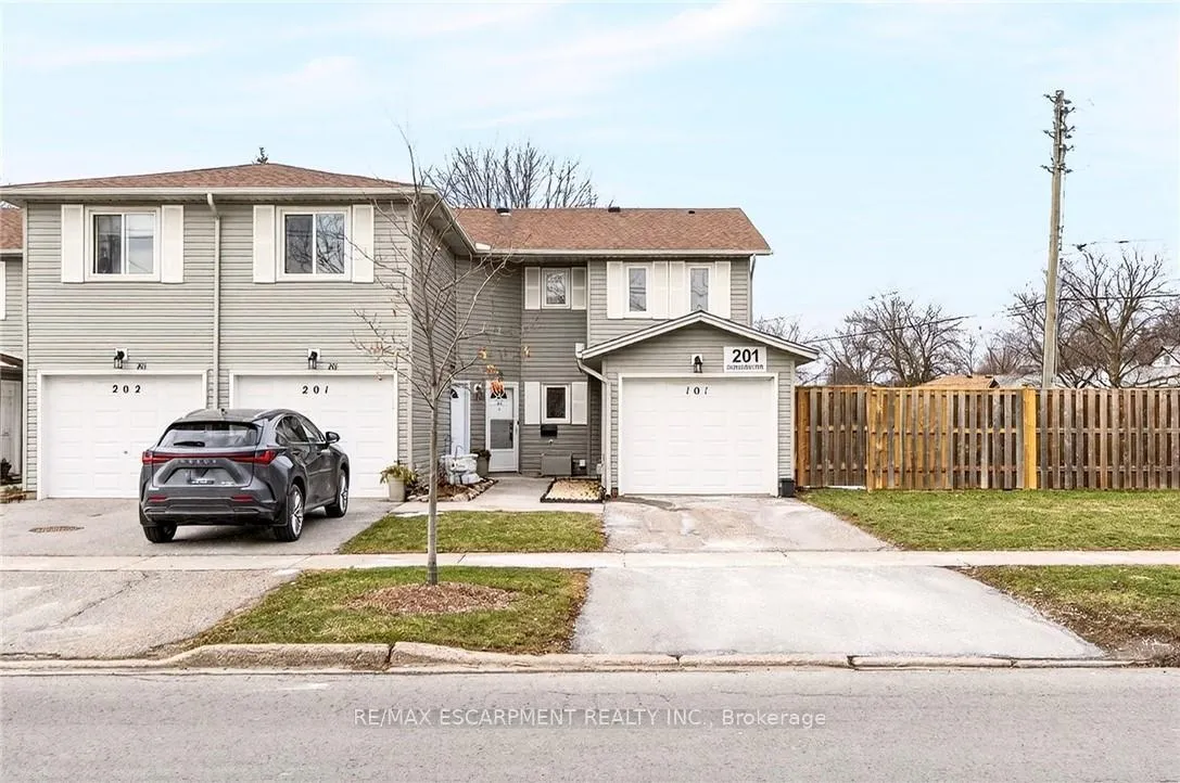 Photo 2 of Unit 101, 201 Dorchester Boulevard, St. Catharines, Carlton/Bunting — HOMEH