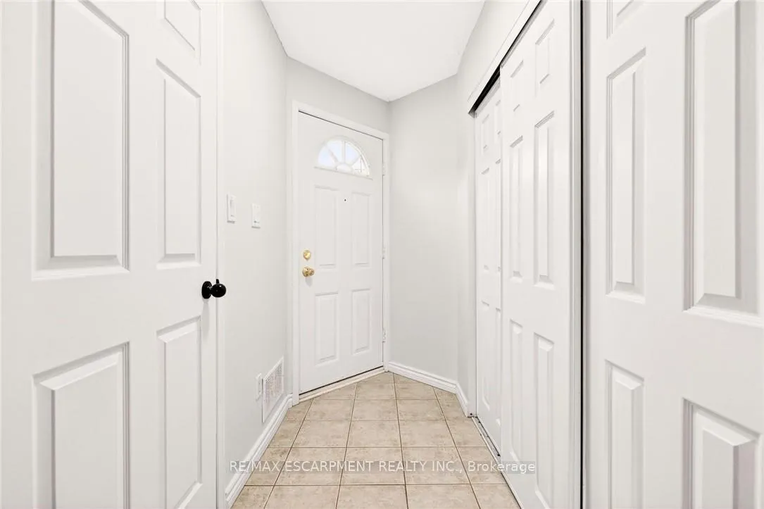 Photo 4 of Unit 101, 201 Dorchester Boulevard, St. Catharines, Carlton/Bunting — HOMEH