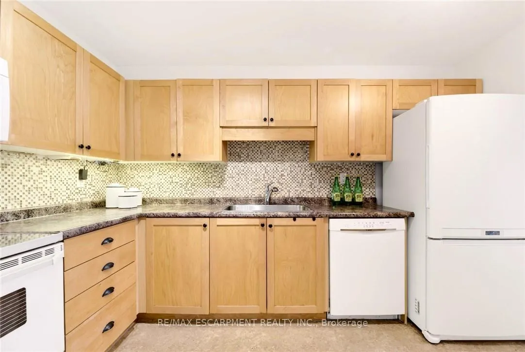 Photo 20 of Unit 101, 201 Dorchester Boulevard, St. Catharines, Carlton/Bunting — HOMEH