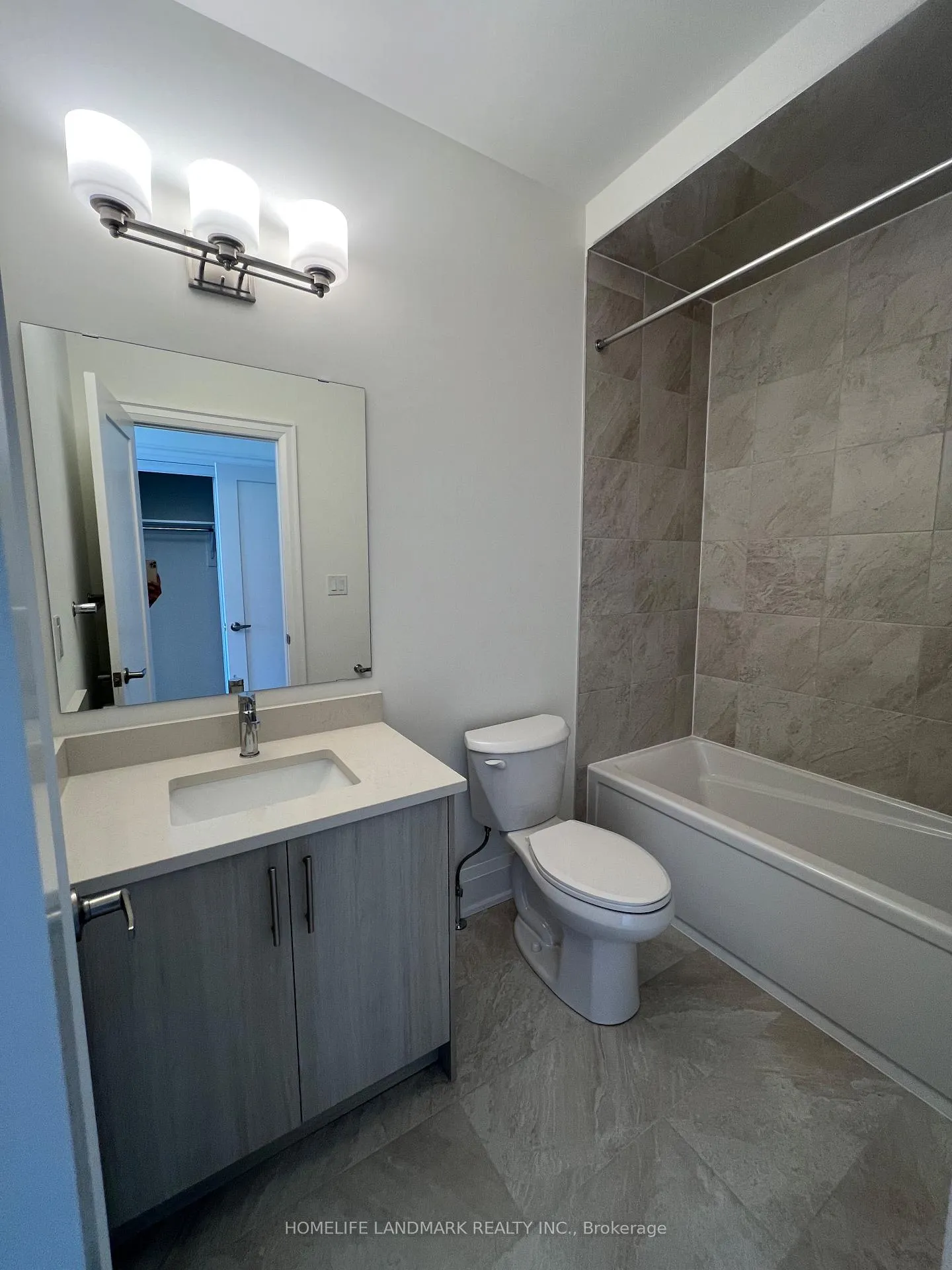 Photo 11 of 3329 Azam Way, Oakville, Glenorchy — HOMEH