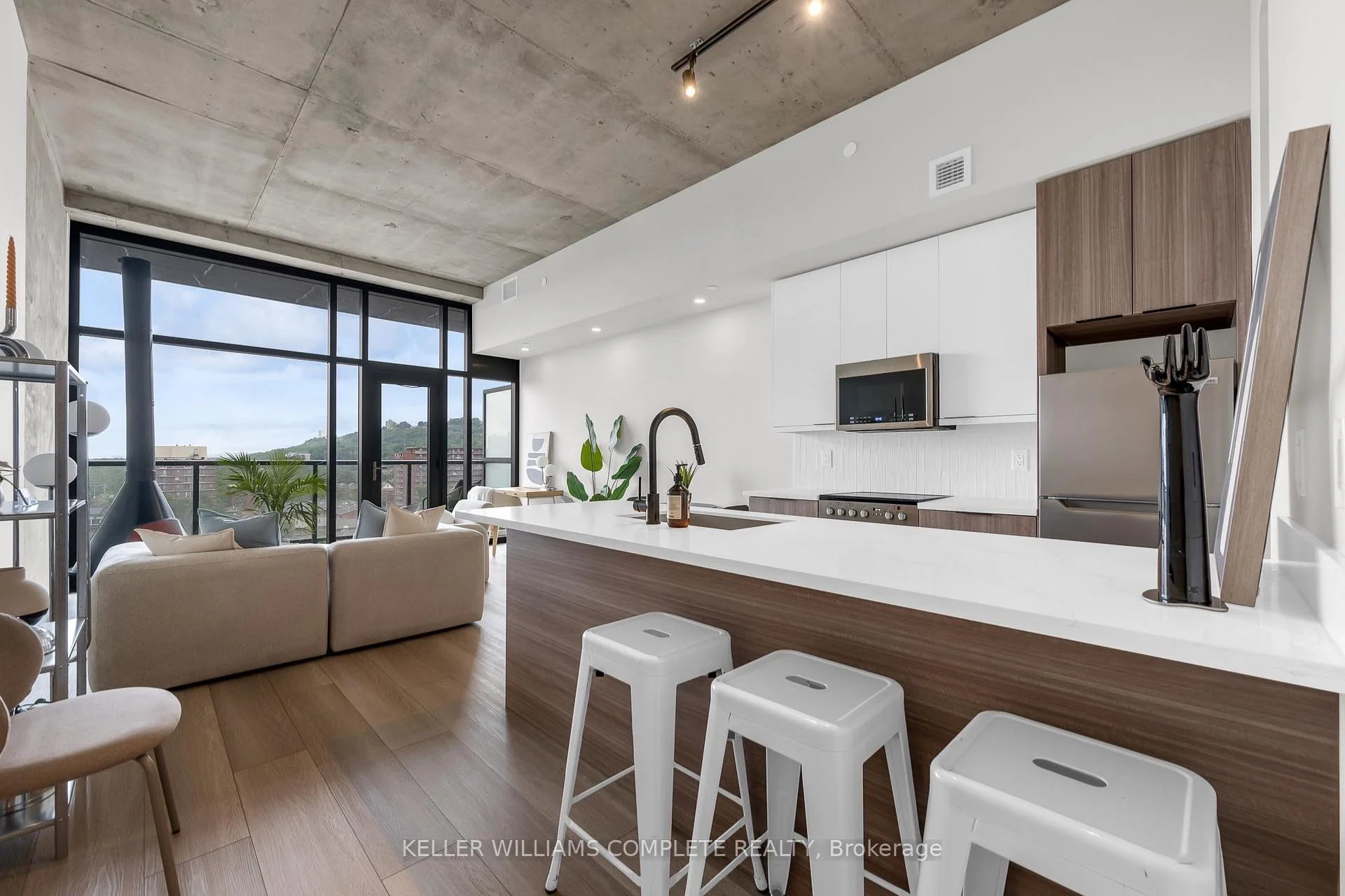 Photo 8 of Unit 806, 24 Augusta Street, Hamilton, Corktown — HOMEH