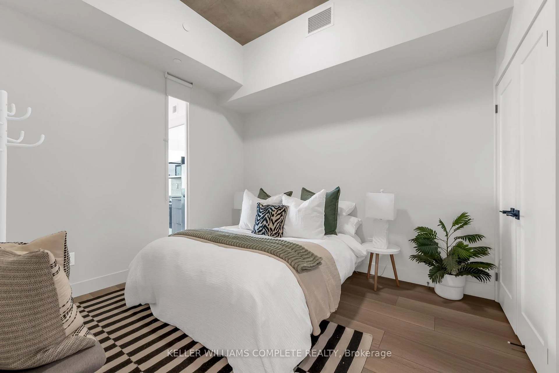 Photo 13 of Unit 806, 24 Augusta Street, Hamilton, Corktown — HOMEH