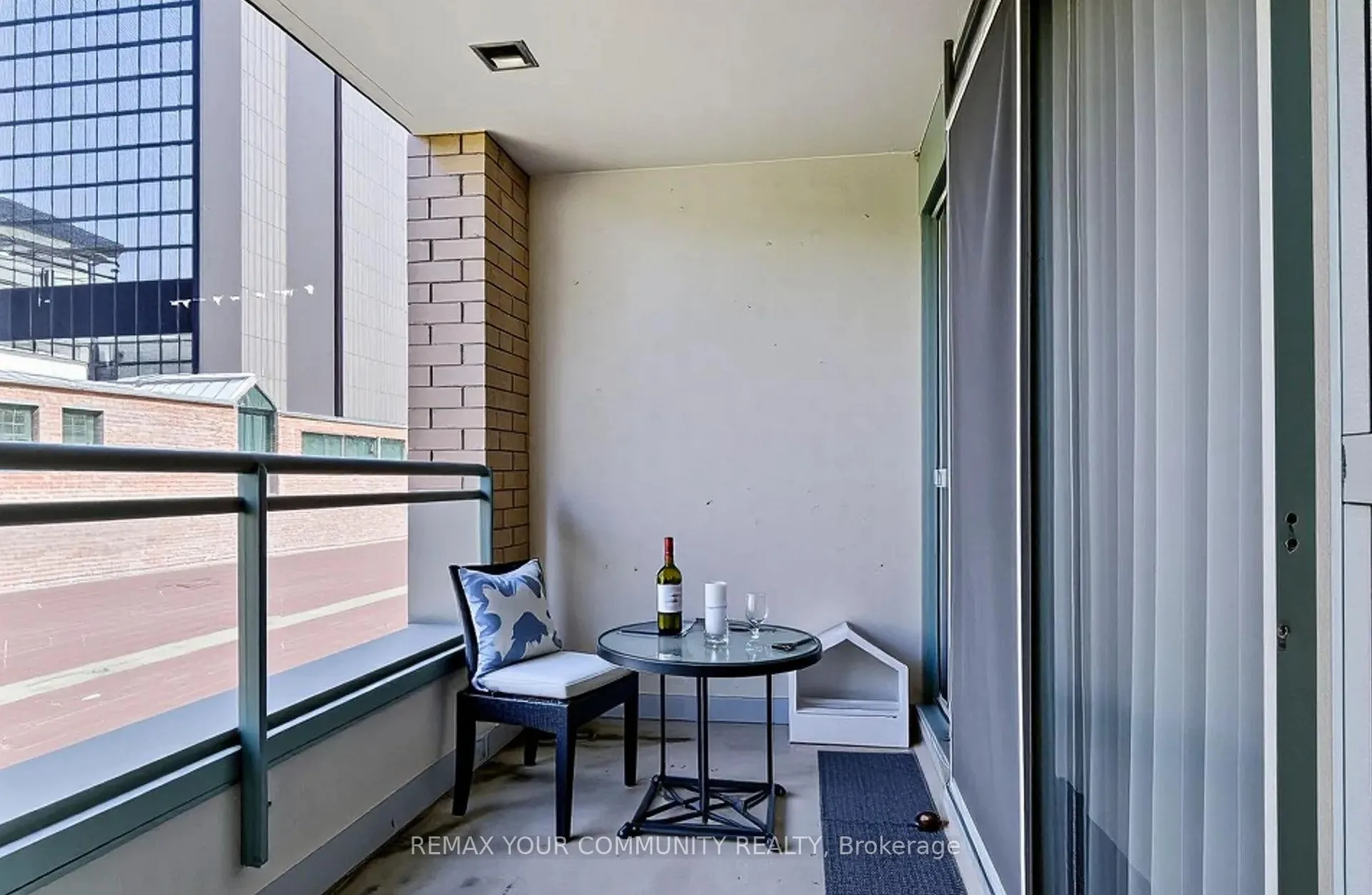 Photo 5 of Unit 512, 889 Bay Street, Toronto, Bay Street Corridor — HOMEH
