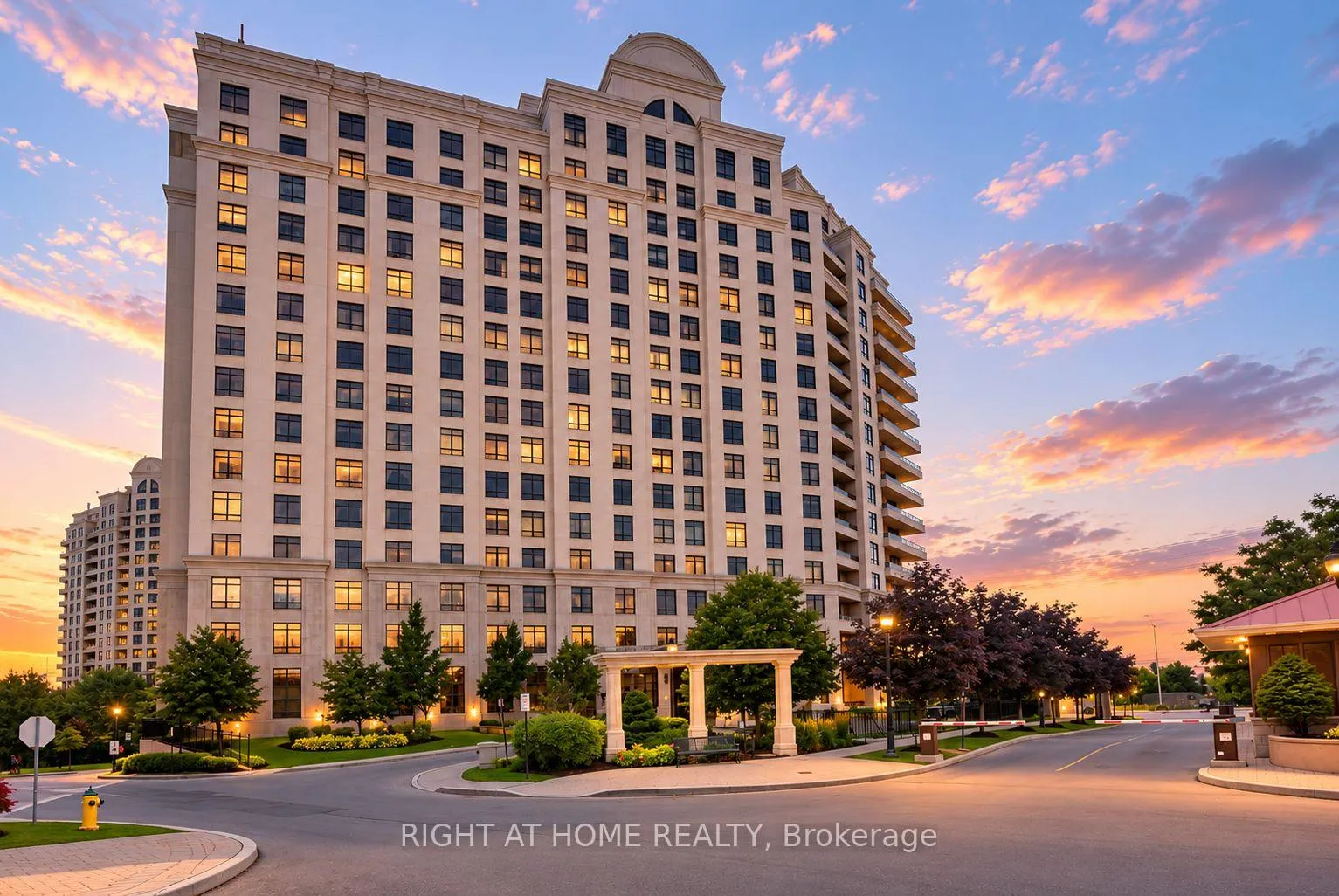 Photo 1 of Unit 1012, 9235 Jane Street, Vaughan, Maple — HOMEH