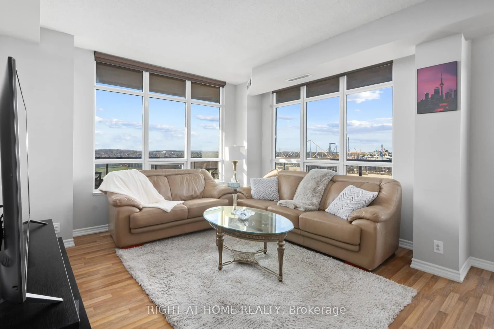 Photo 13 of Unit 1012, 9235 Jane Street, Vaughan, Maple — HOMEH