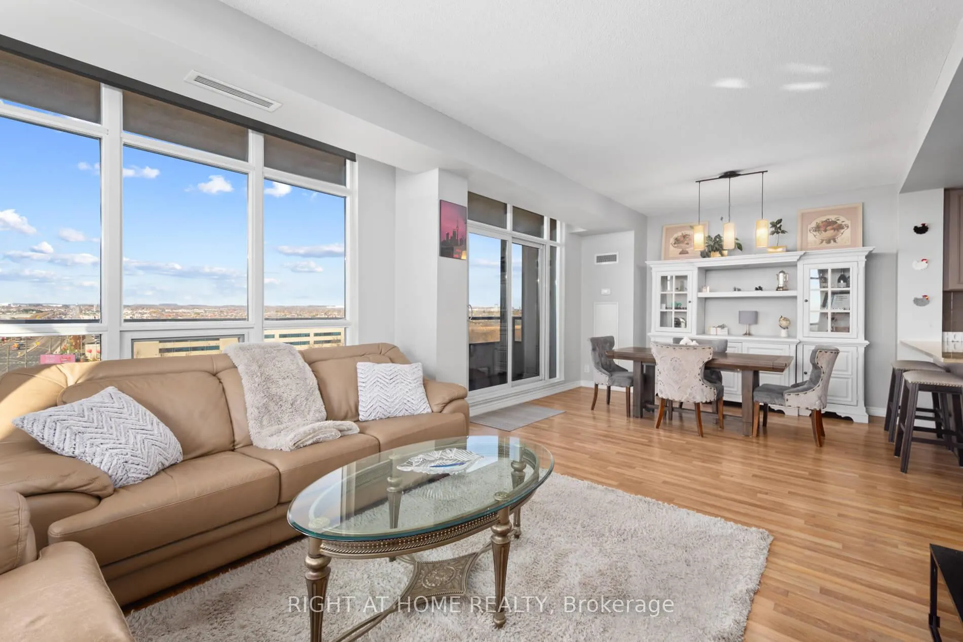 Photo 14 of Unit 1012, 9235 Jane Street, Vaughan, Maple — HOMEH