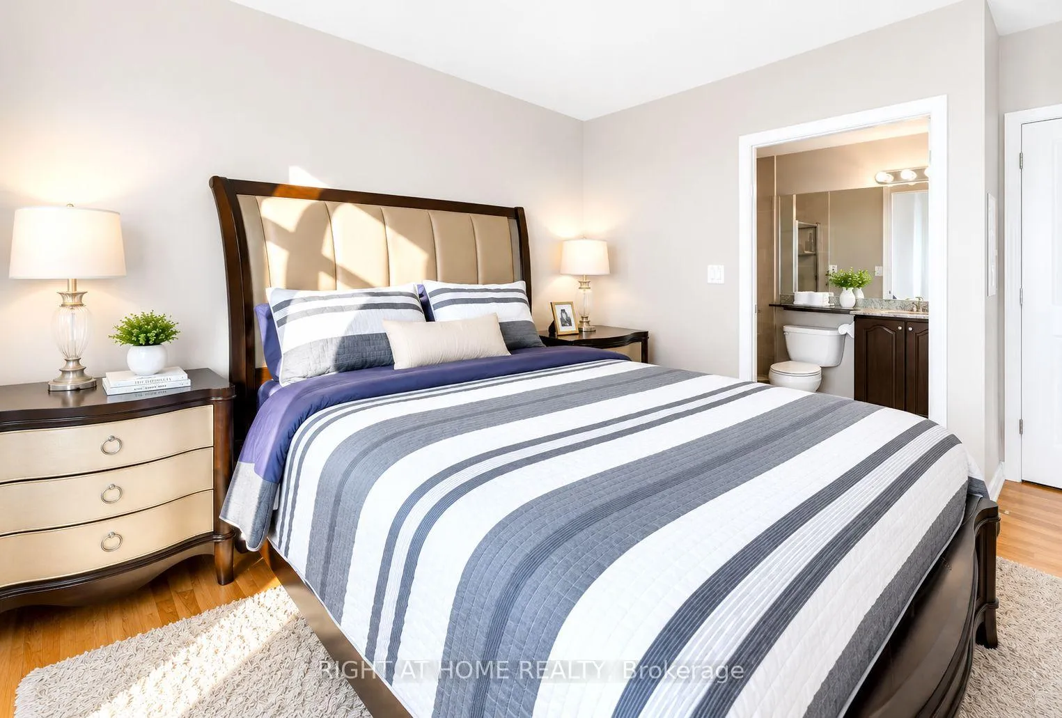 Photo 18 of Unit 1012, 9235 Jane Street, Vaughan, Maple — HOMEH