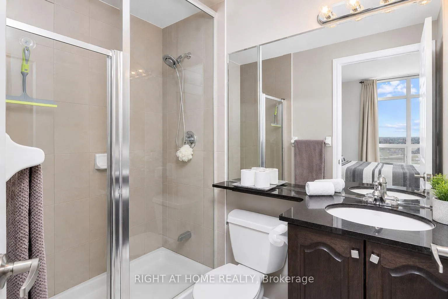 Photo 21 of Unit 1012, 9235 Jane Street, Vaughan, Maple — HOMEH