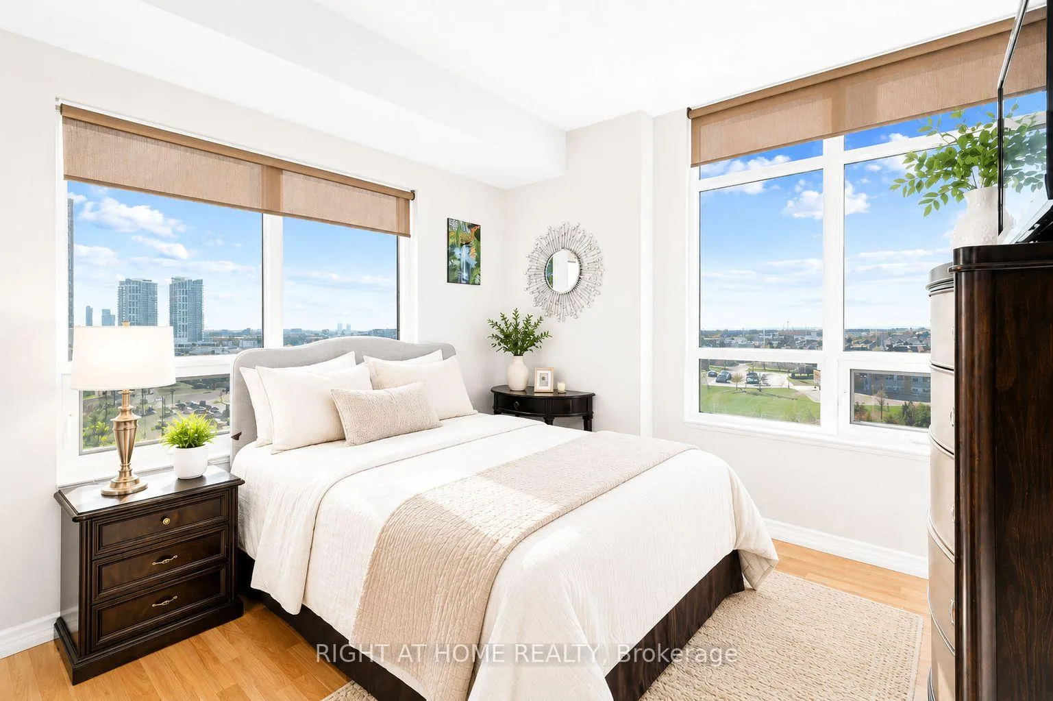 Photo 22 of Unit 1012, 9235 Jane Street, Vaughan, Maple — HOMEH