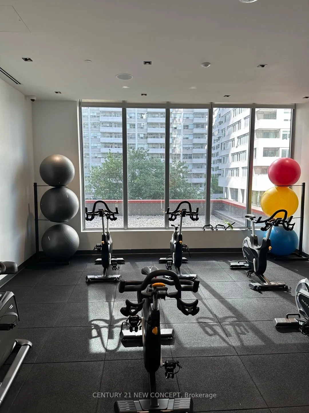 Photo 10 of Unit 1920, 50 Dunfield Avenue, Toronto, Mount Pleasant West — HOMEH