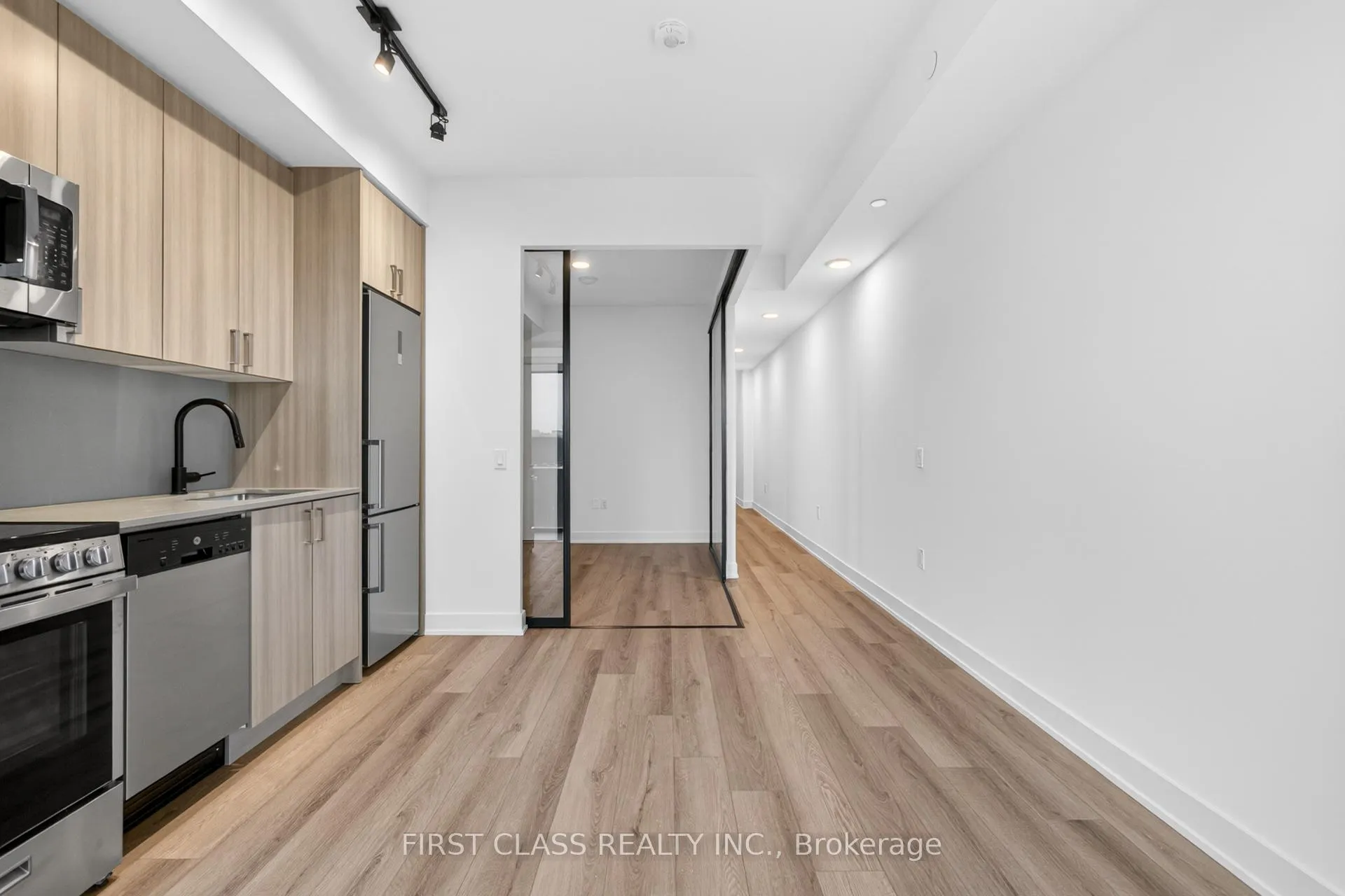 Photo 9 of Unit 612, 758 Dovercourt Road, Toronto, Dovercourt-Wallace Emerson-Junction — HOMEH