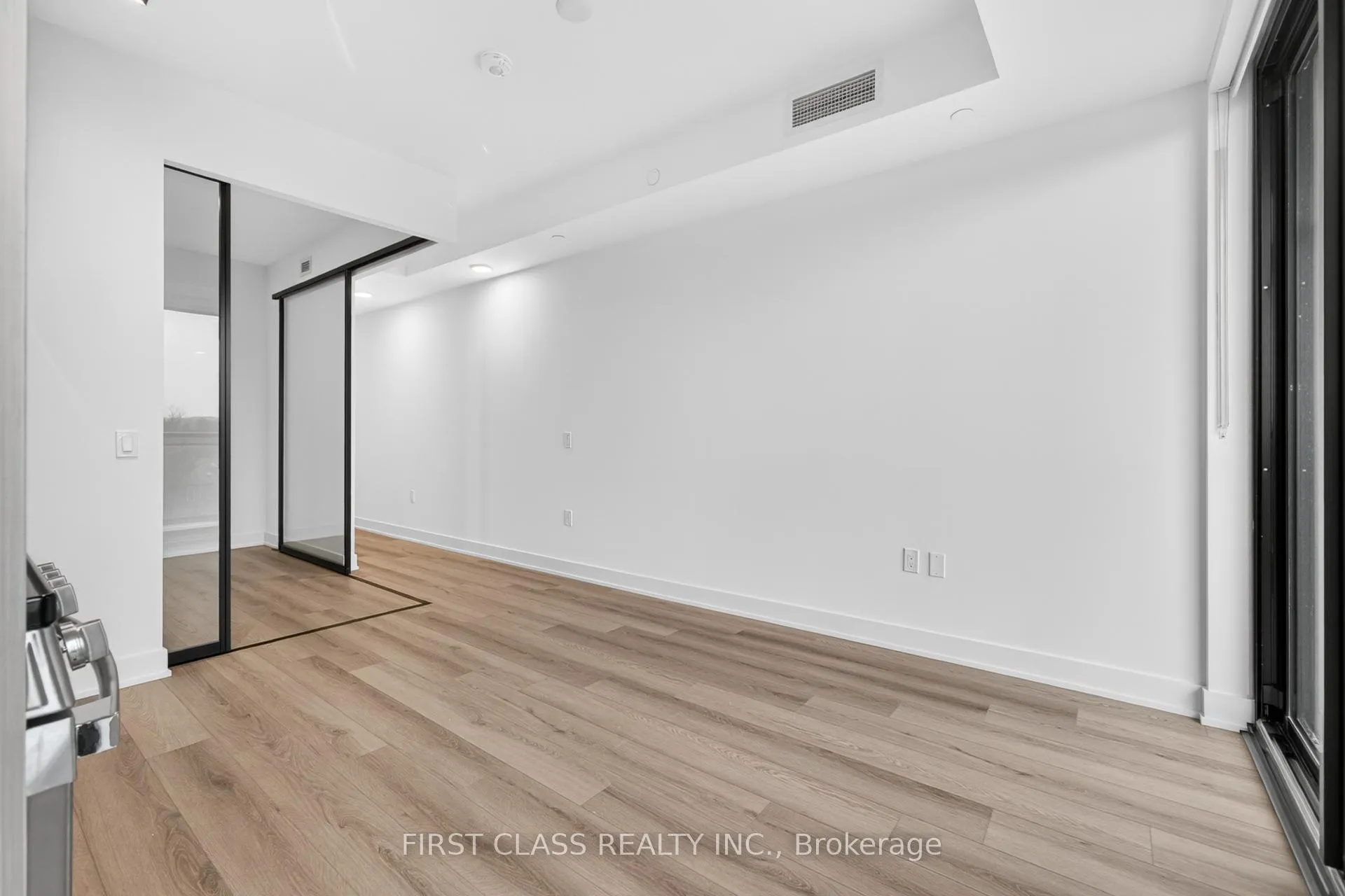 Photo 10 of Unit 612, 758 Dovercourt Road, Toronto, Dovercourt-Wallace Emerson-Junction — HOMEH