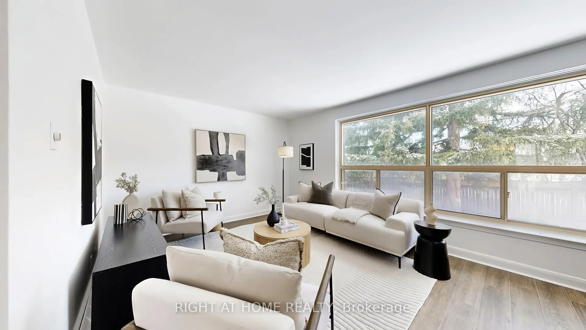 Photo 2 of 33 Sanderling Place, North York, Banbury-Don Mills — HOMEH