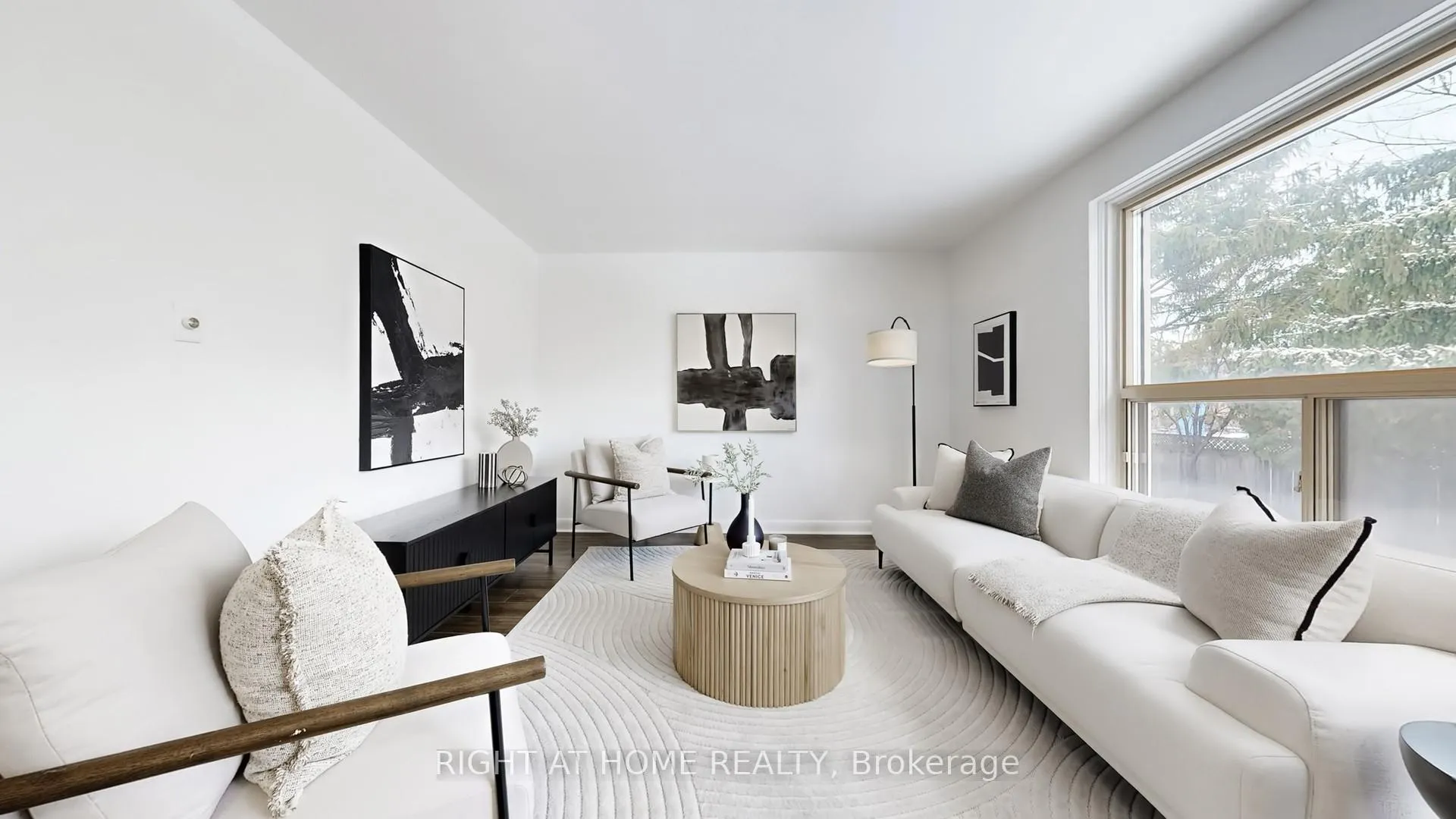 Photo 4 of 33 Sanderling Place, North York, Banbury-Don Mills — HOMEH