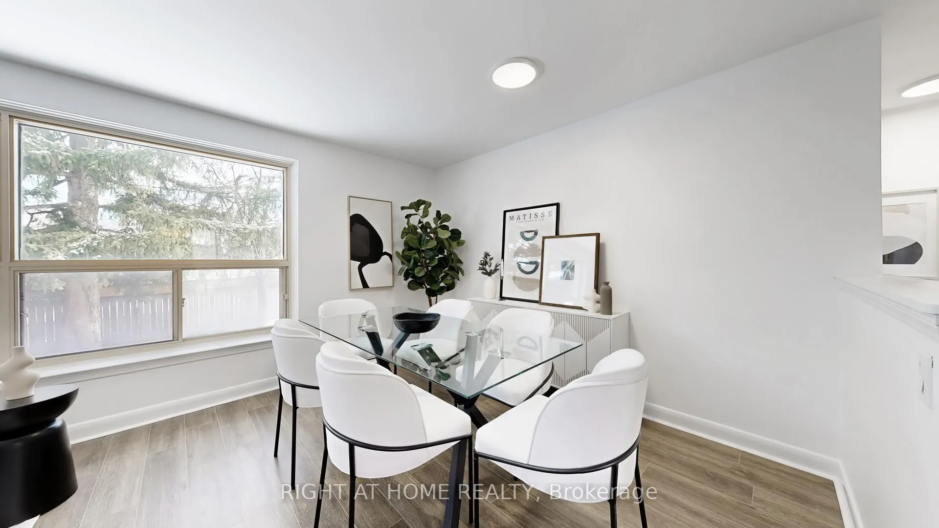 Photo 9 of 33 Sanderling Place, North York, Banbury-Don Mills — HOMEH