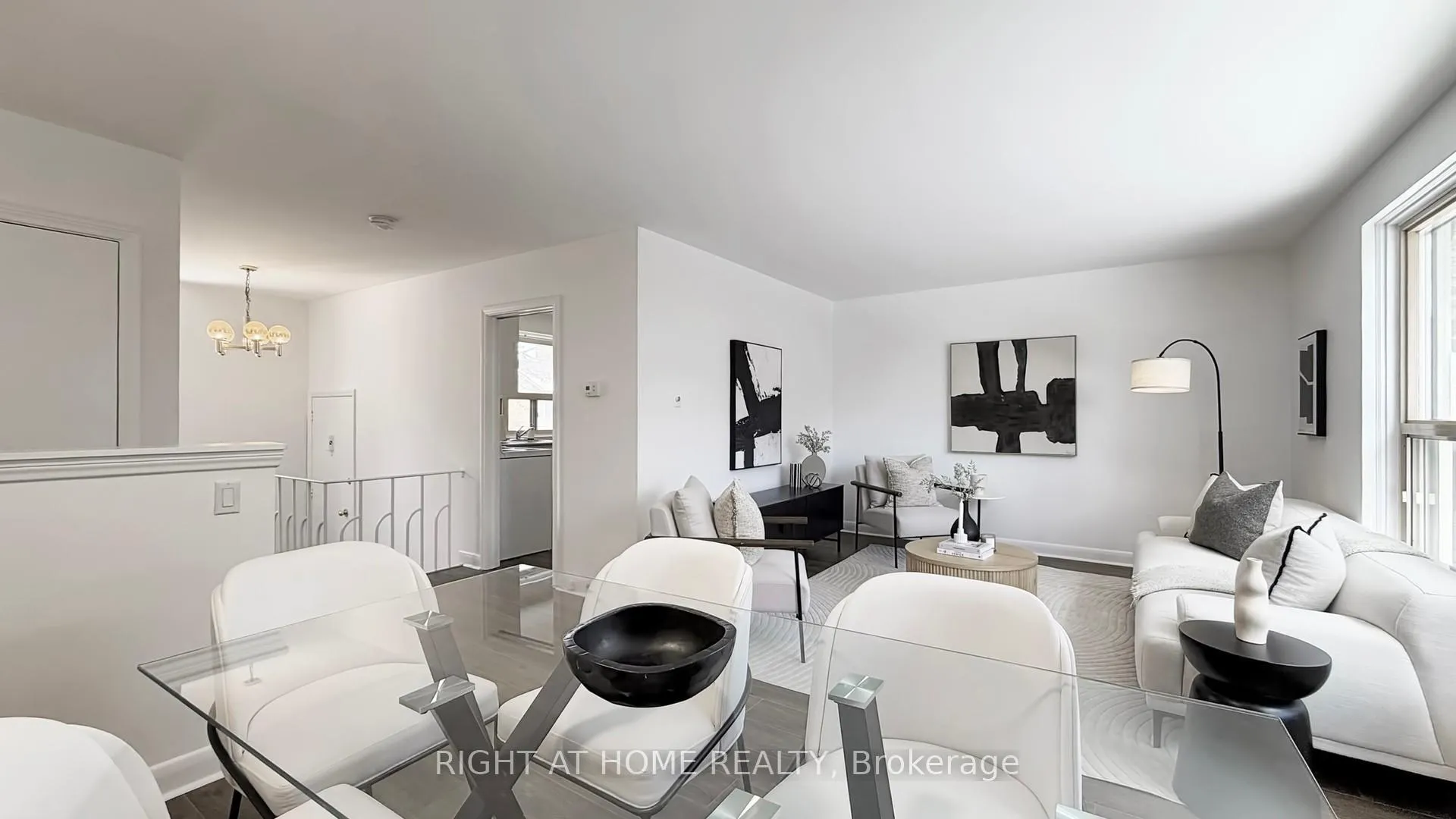 Photo 13 of 33 Sanderling Place, North York, Banbury-Don Mills — HOMEH