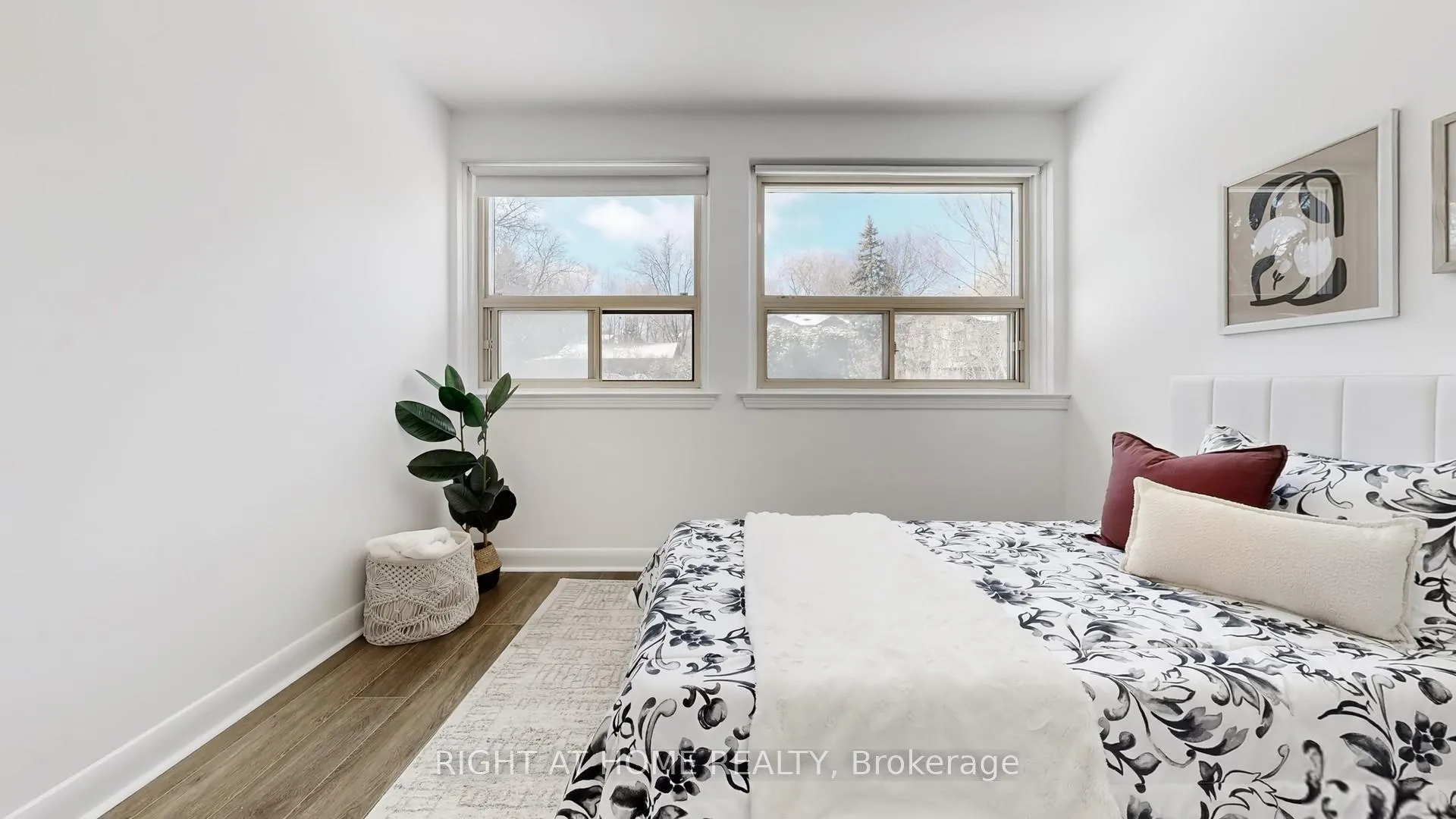 Photo 22 of 33 Sanderling Place, North York, Banbury-Don Mills — HOMEH
