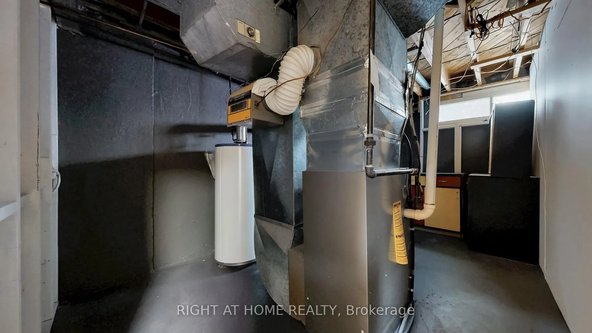 Photo 42 of 33 Sanderling Place, North York, Banbury-Don Mills — HOMEH
