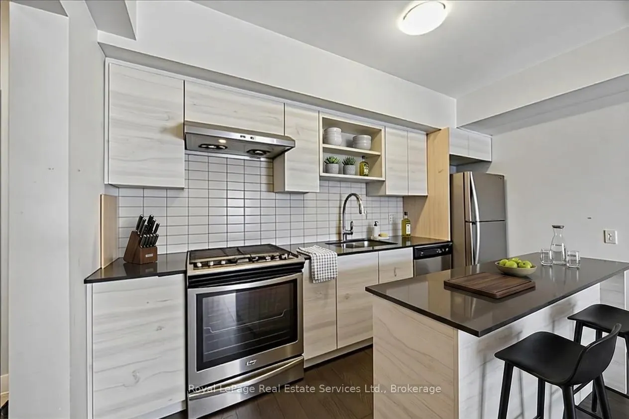Photo 6 of Unit 209, 6 Spice Way, Barrie, Rural Barrie Southeast — HOMEH
