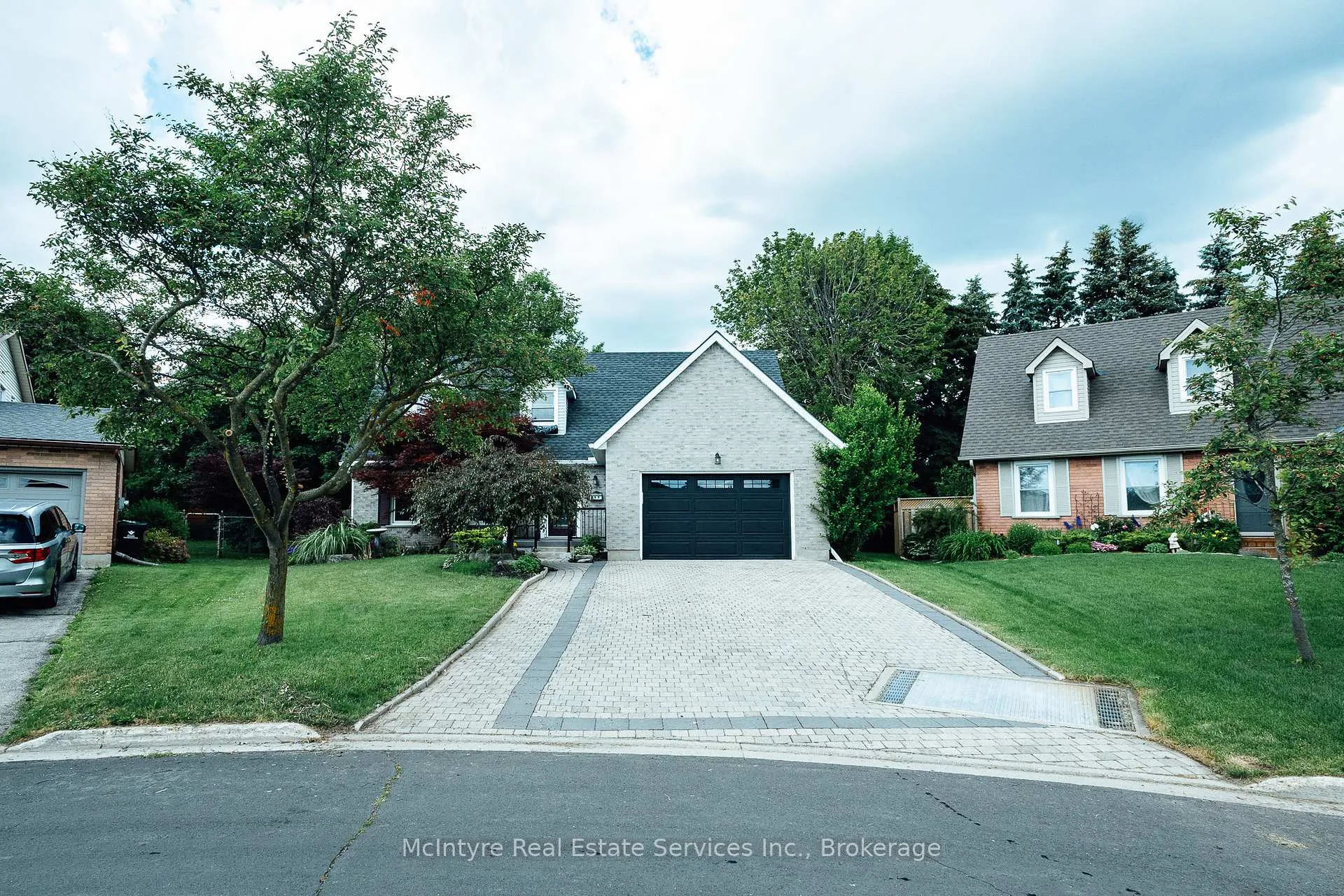 Photo 1 of 28 McGibbon Court, Kitchener — HOMEH