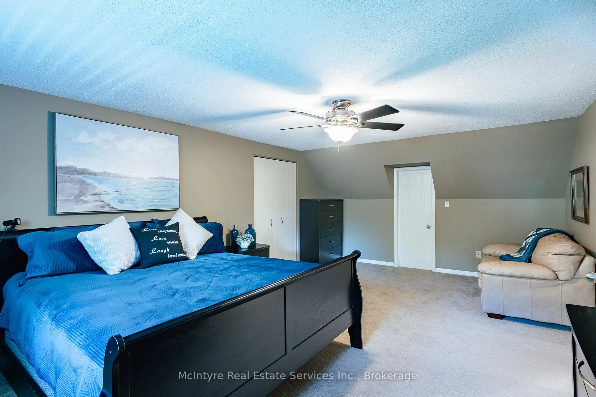 Photo 18 of 28 McGibbon Court, Kitchener — HOMEH