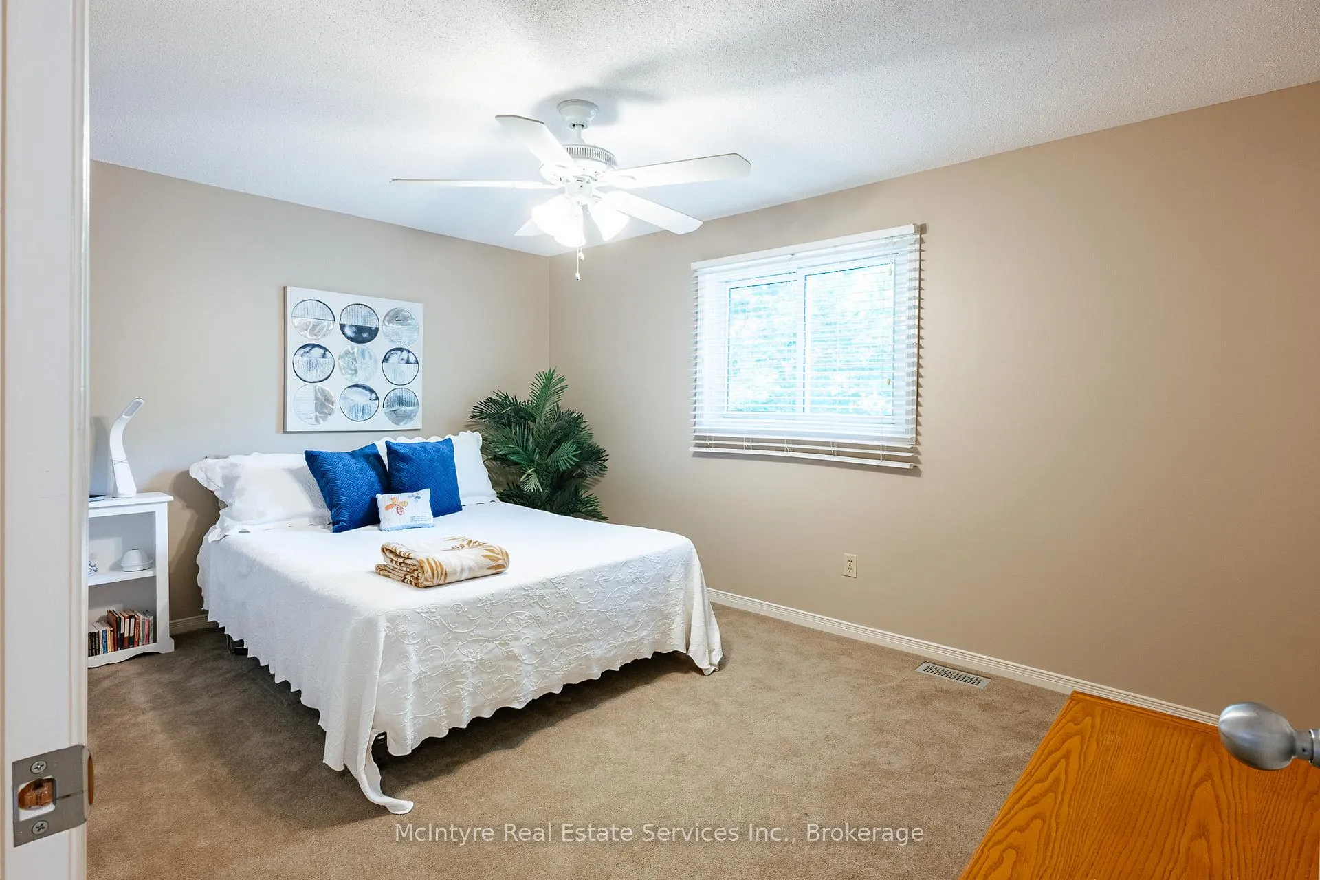 Photo 22 of 28 McGibbon Court, Kitchener — HOMEH