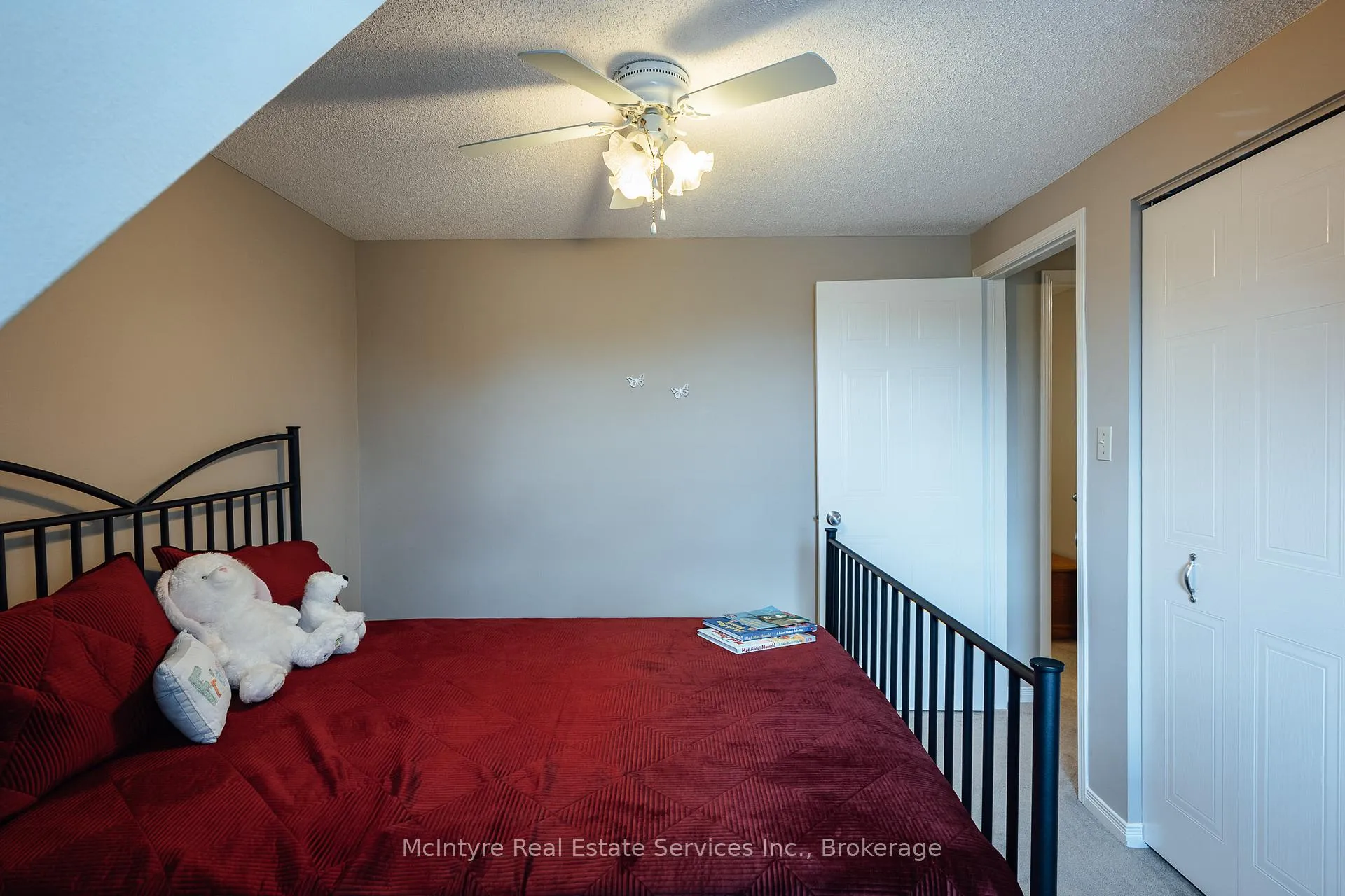 Photo 25 of 28 McGibbon Court, Kitchener — HOMEH