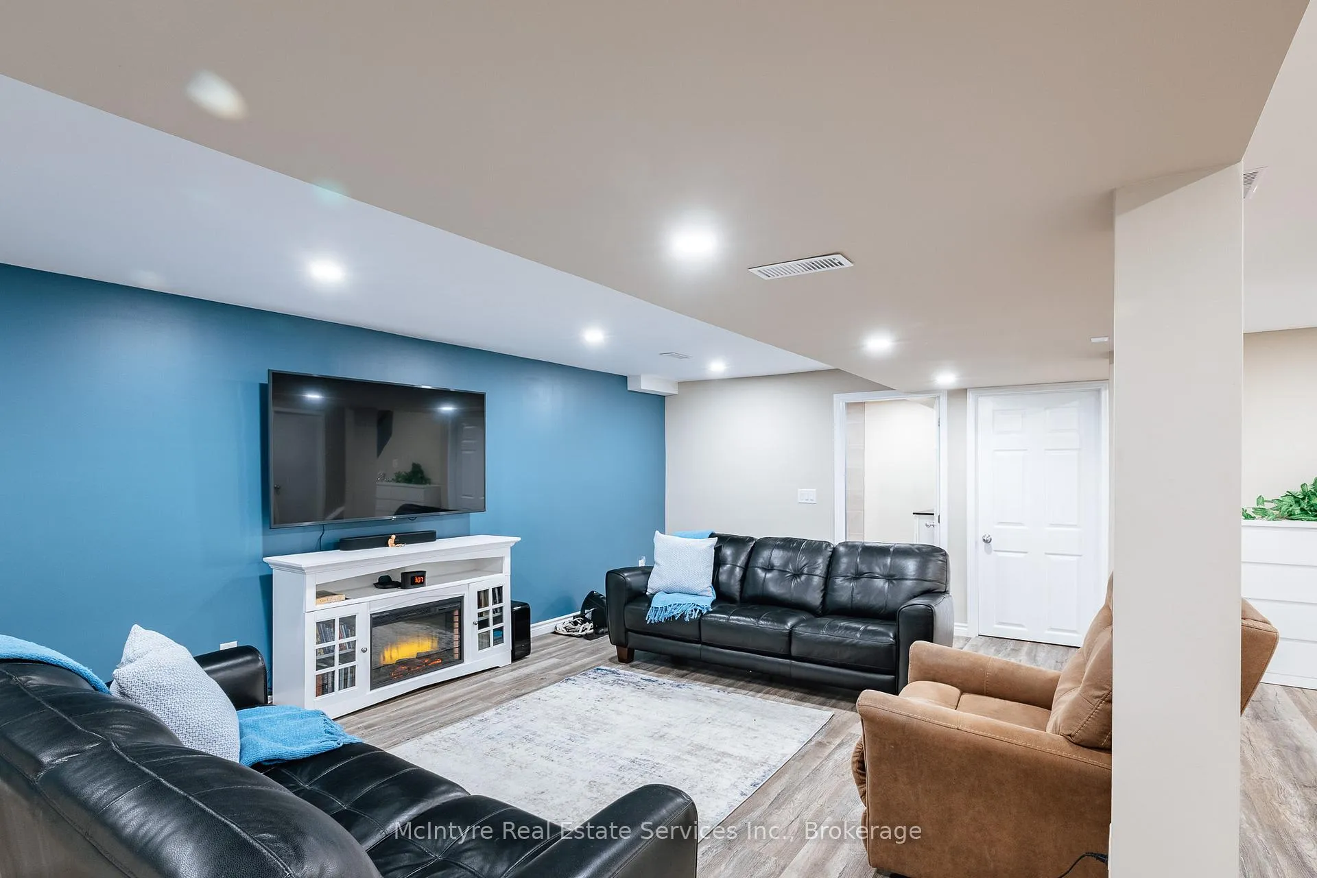 Photo 33 of 28 McGibbon Court, Kitchener — HOMEH