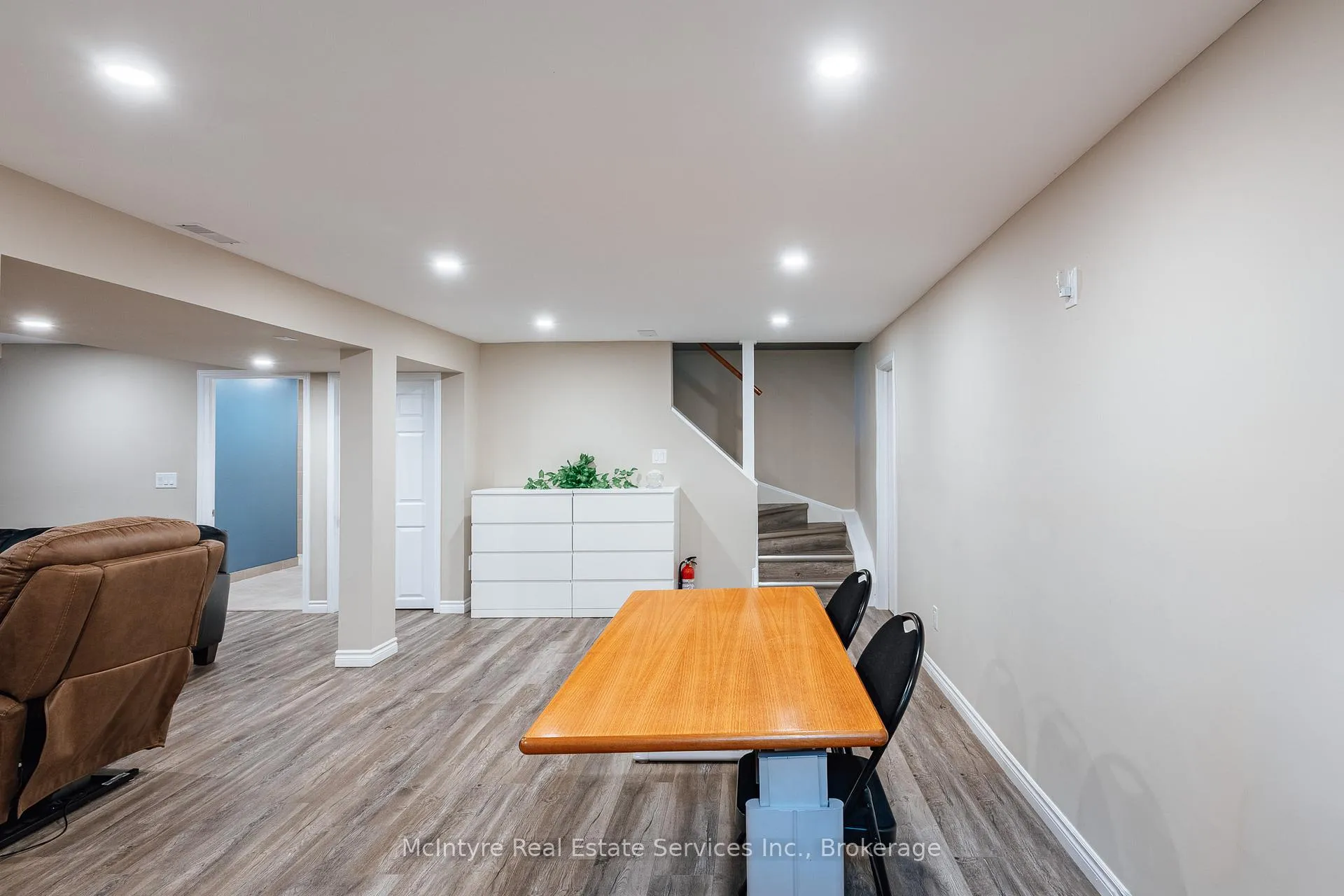 Photo 34 of 28 McGibbon Court, Kitchener — HOMEH