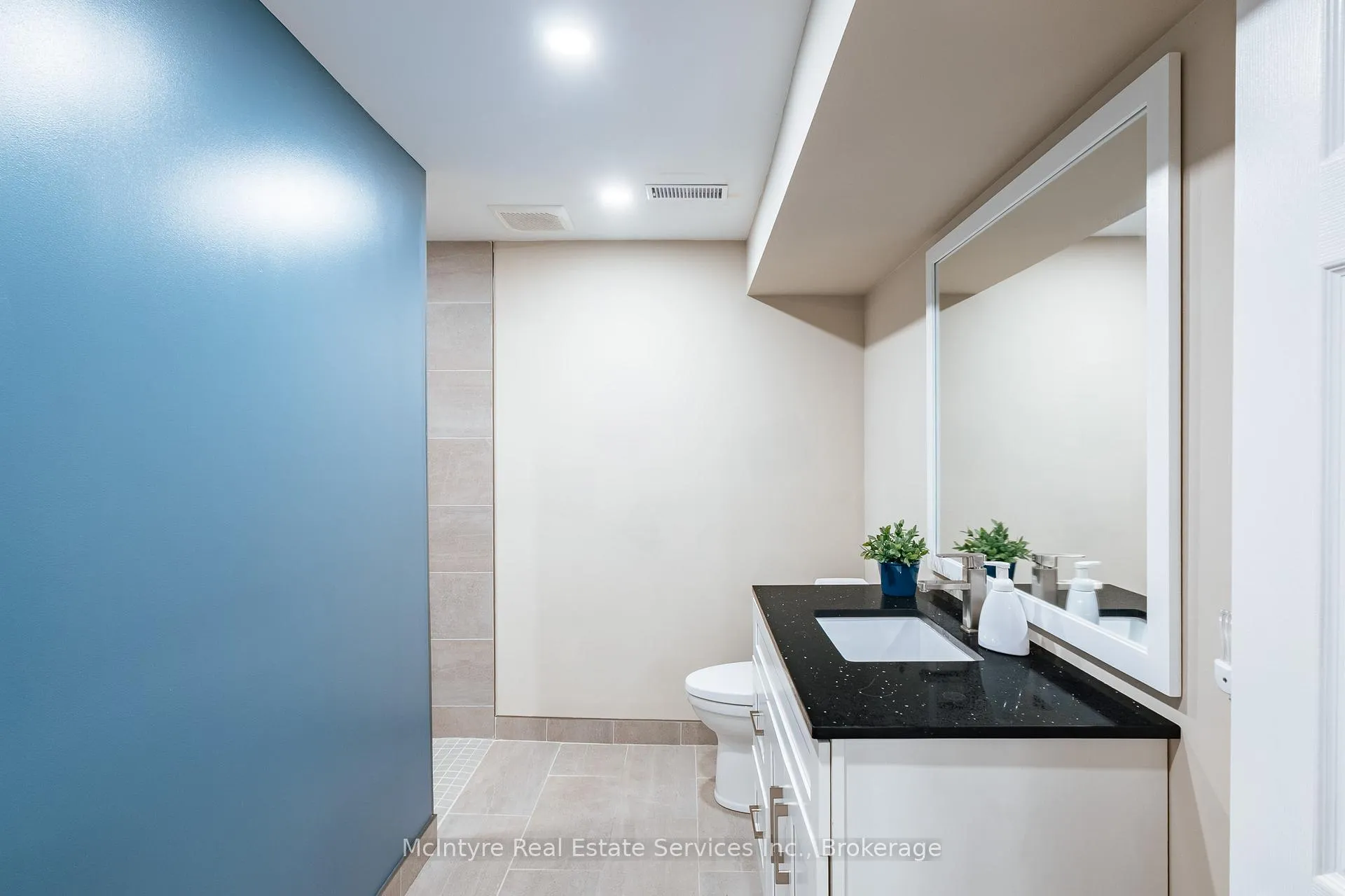 Photo 37 of 28 McGibbon Court, Kitchener — HOMEH