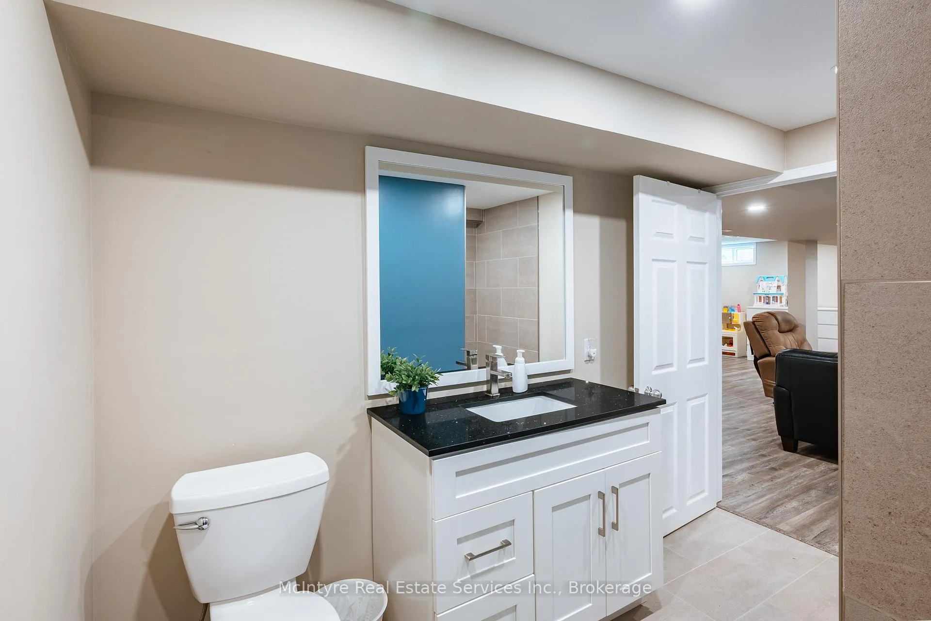 Photo 39 of 28 McGibbon Court, Kitchener — HOMEH
