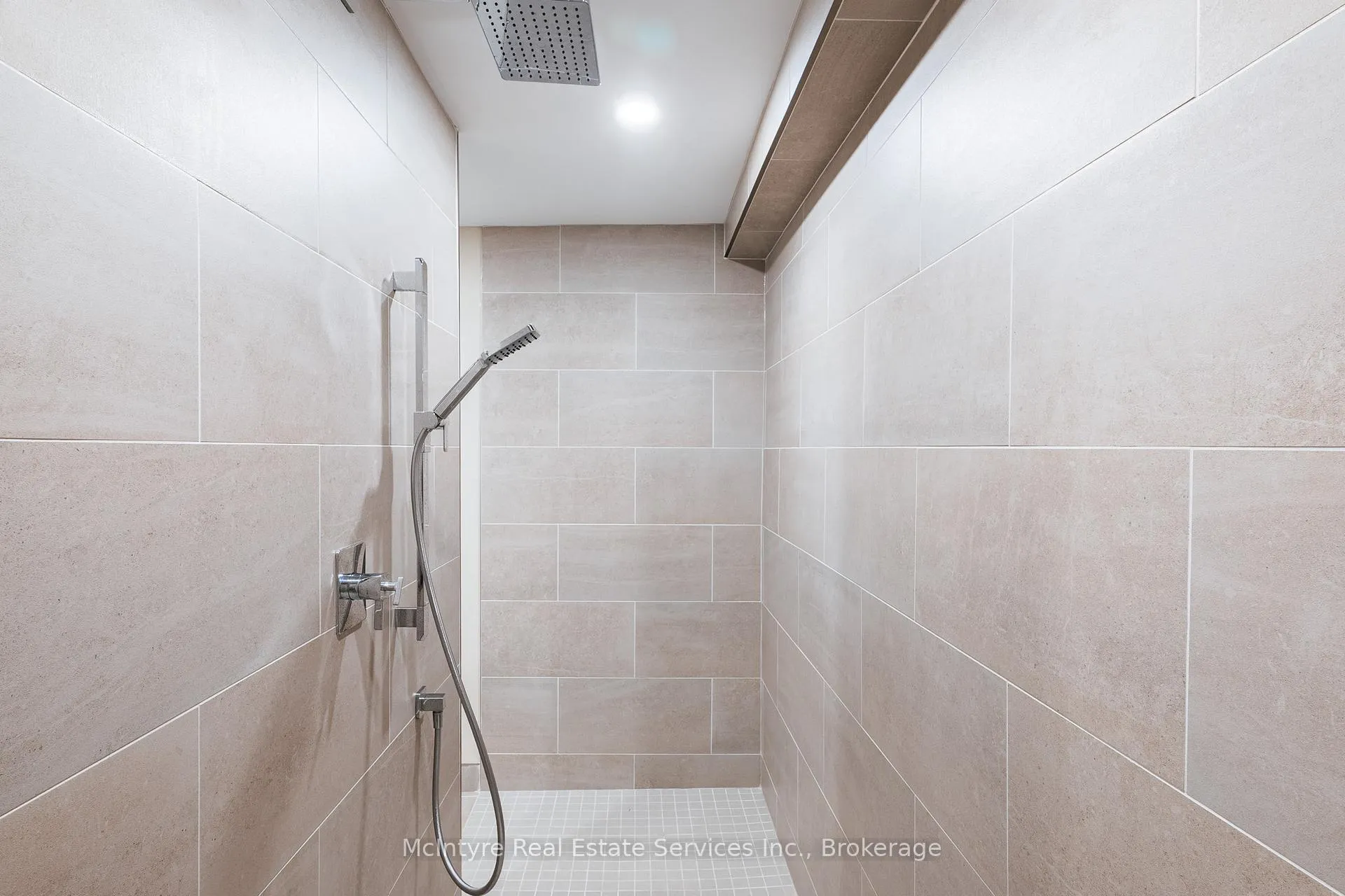 Photo 40 of 28 McGibbon Court, Kitchener — HOMEH