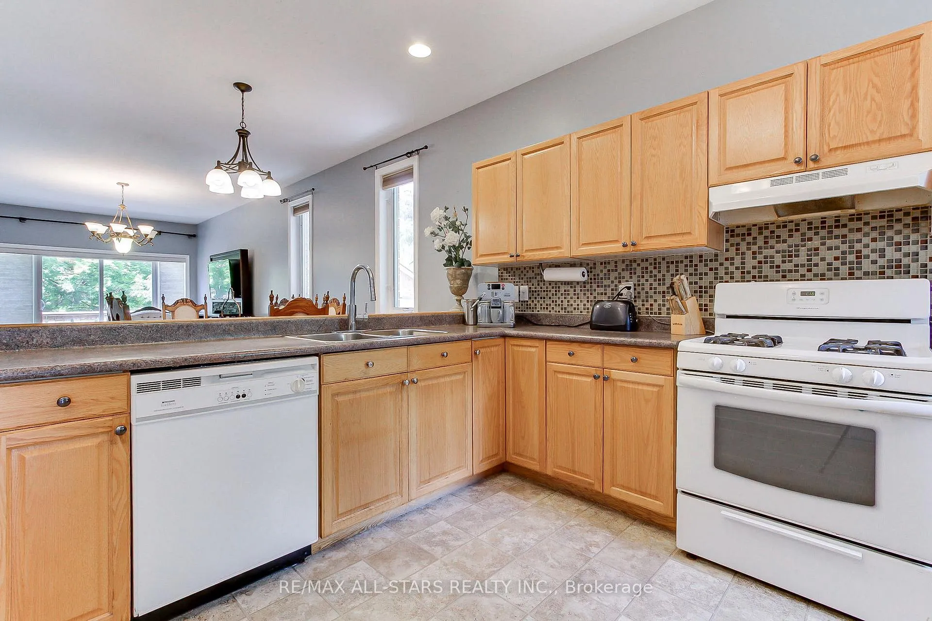 Photo 11 of 7 John Harvey Street, Uxbridge — HOMEH