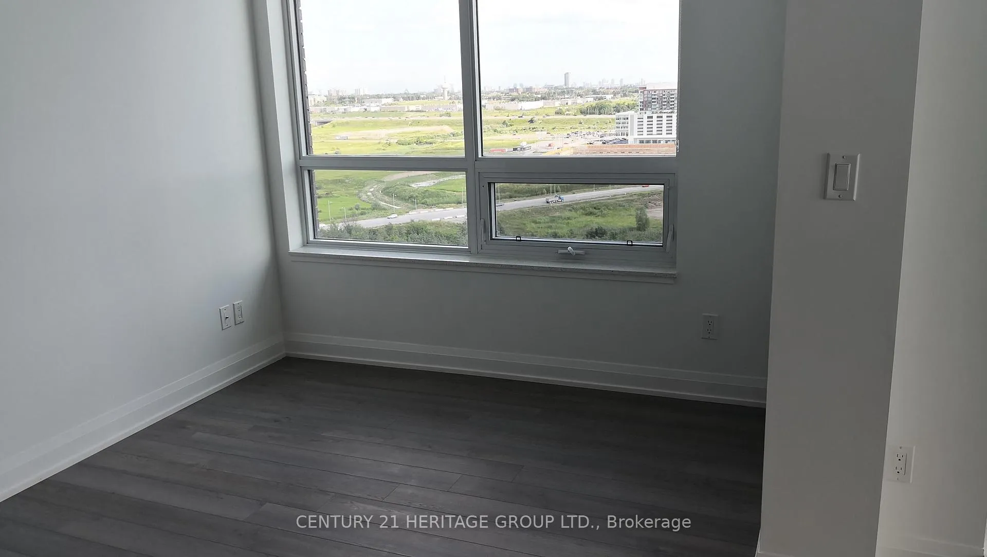 Photo 9 of Unit 2208, 15 Water Walk Drive, Markham, Unionville — HOMEH