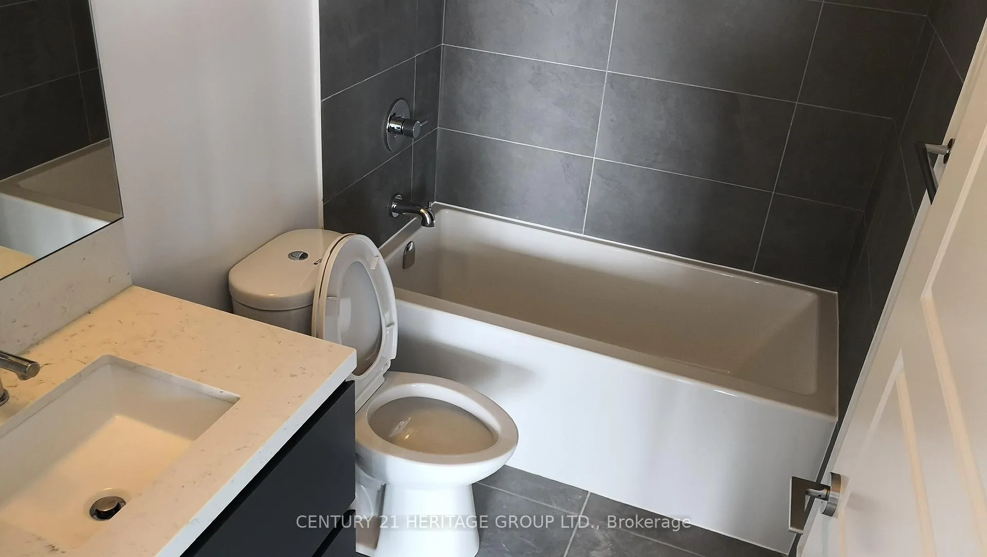 Photo 15 of Unit 2208, 15 Water Walk Drive, Markham, Unionville — HOMEH