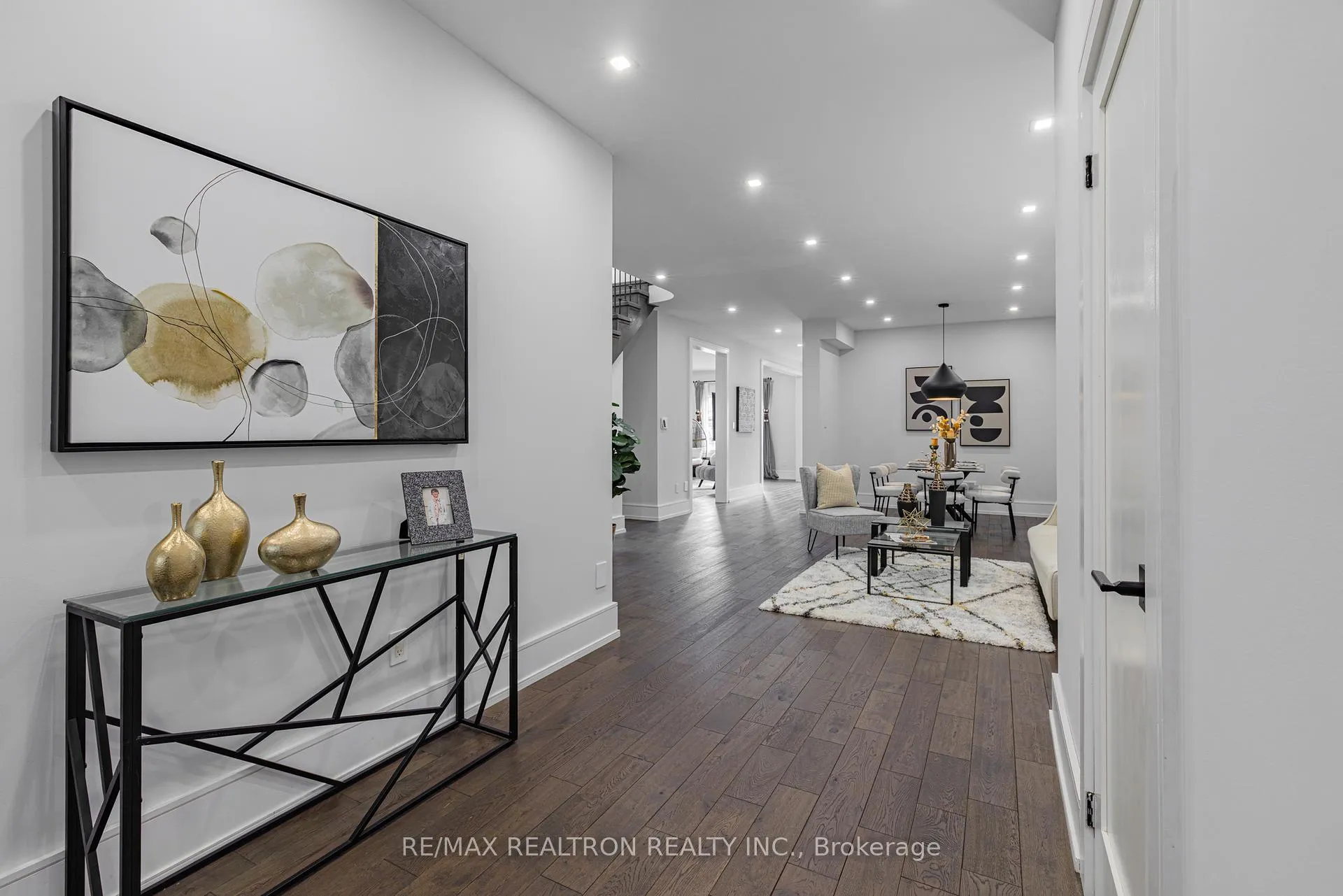 Photo 5 of 143 Shelbourne Drive, Vaughan, Vellore Village — HOMEH