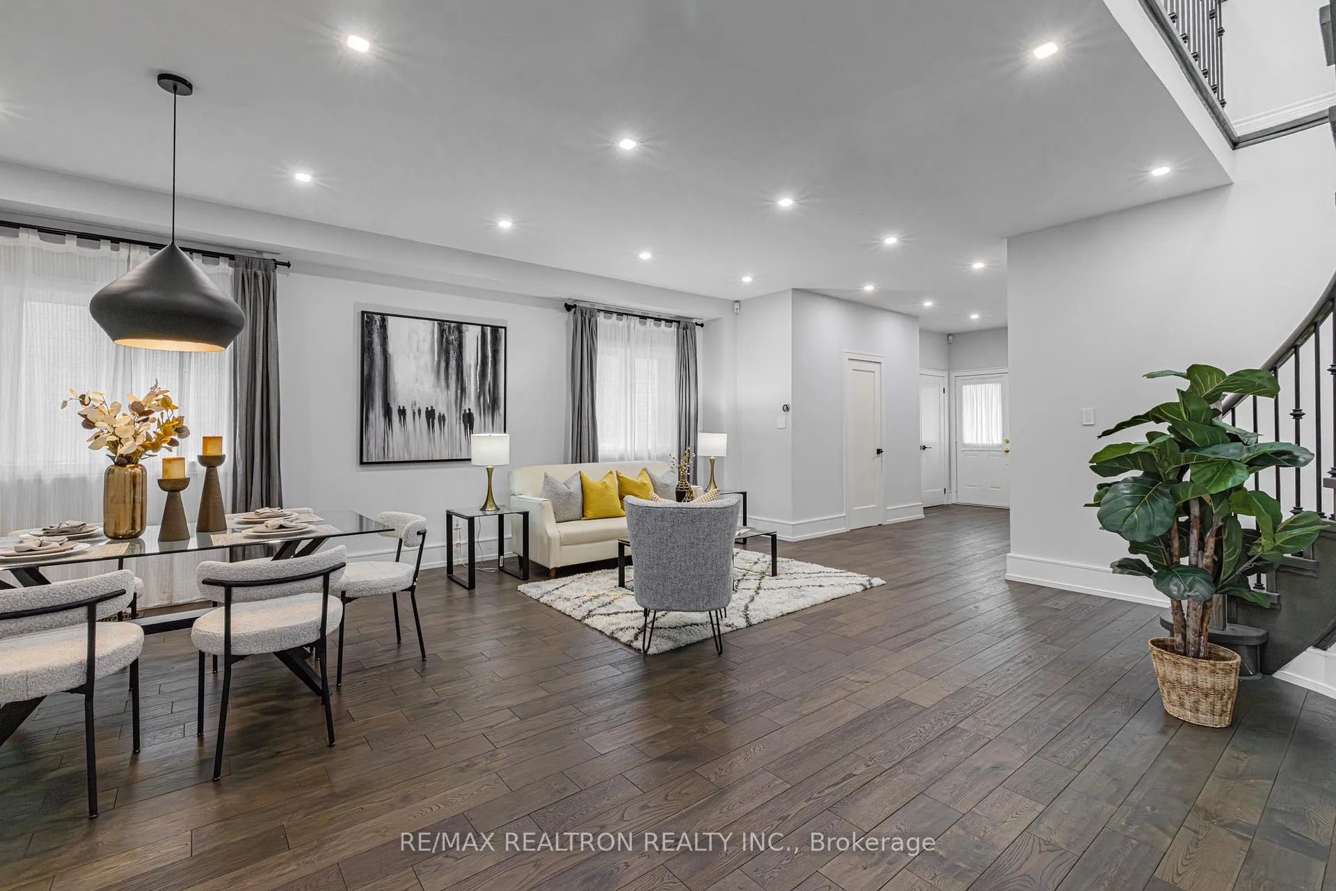 Photo 10 of 143 Shelbourne Drive, Vaughan, Vellore Village — HOMEH
