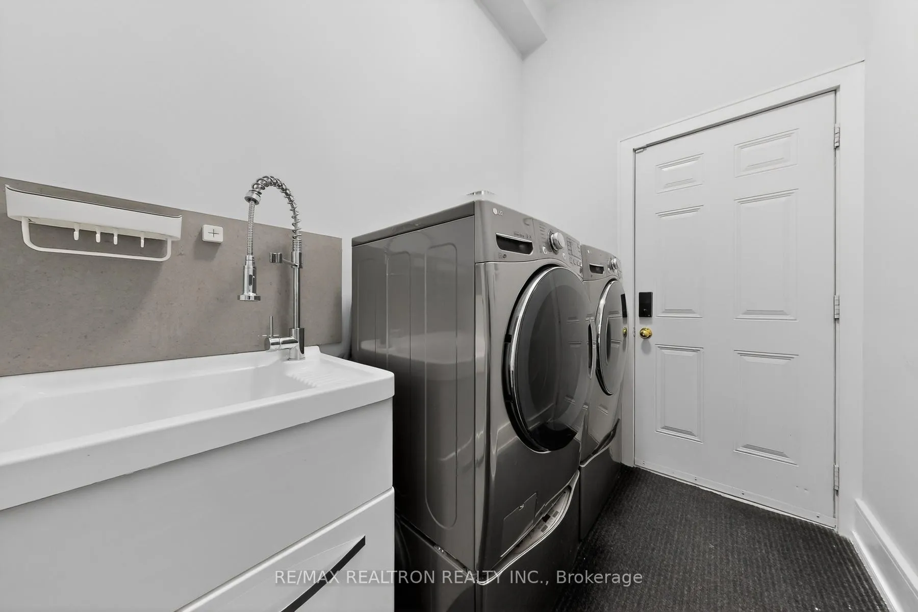 Photo 12 of 143 Shelbourne Drive, Vaughan, Vellore Village — HOMEH