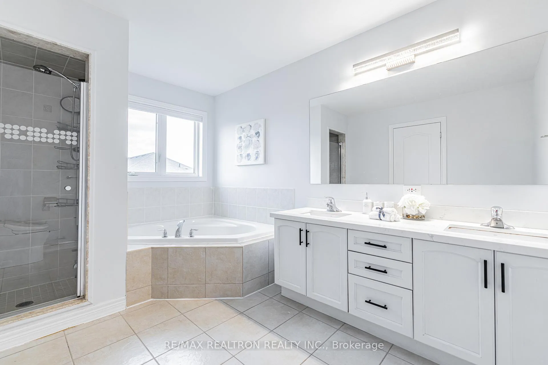 Photo 23 of 143 Shelbourne Drive, Vaughan, Vellore Village — HOMEH