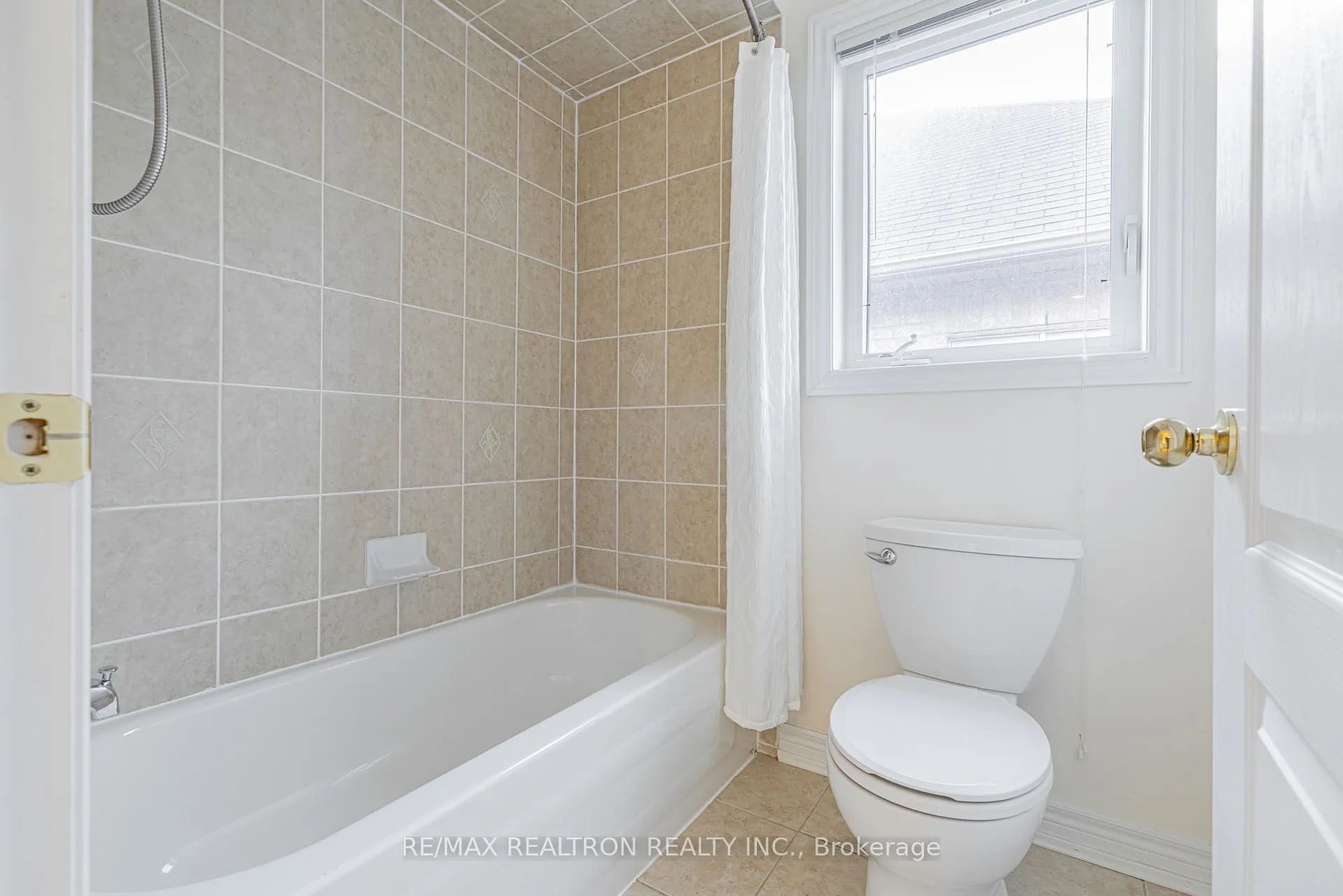 Photo 28 of 143 Shelbourne Drive, Vaughan, Vellore Village — HOMEH