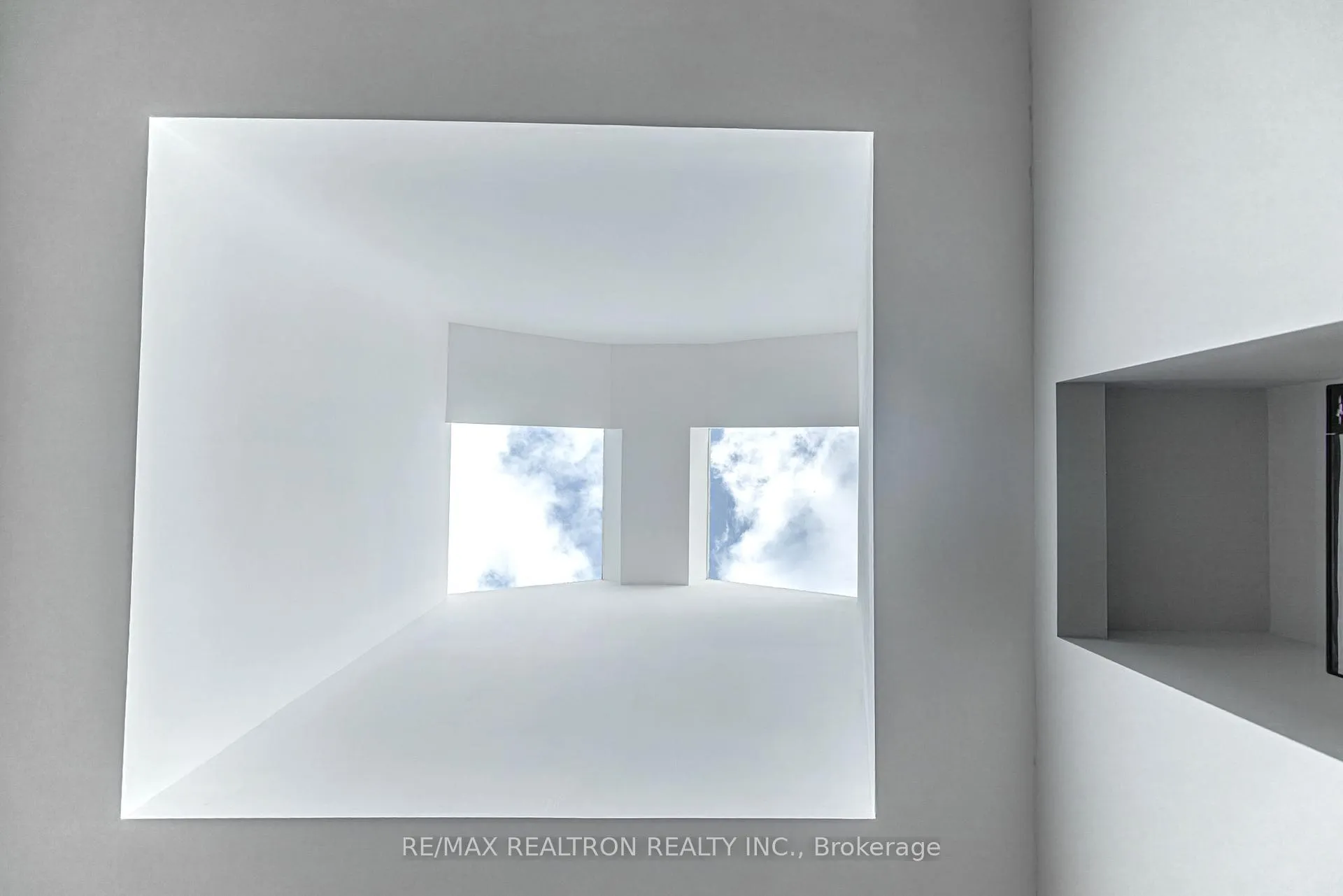 Photo 32 of 143 Shelbourne Drive, Vaughan, Vellore Village — HOMEH